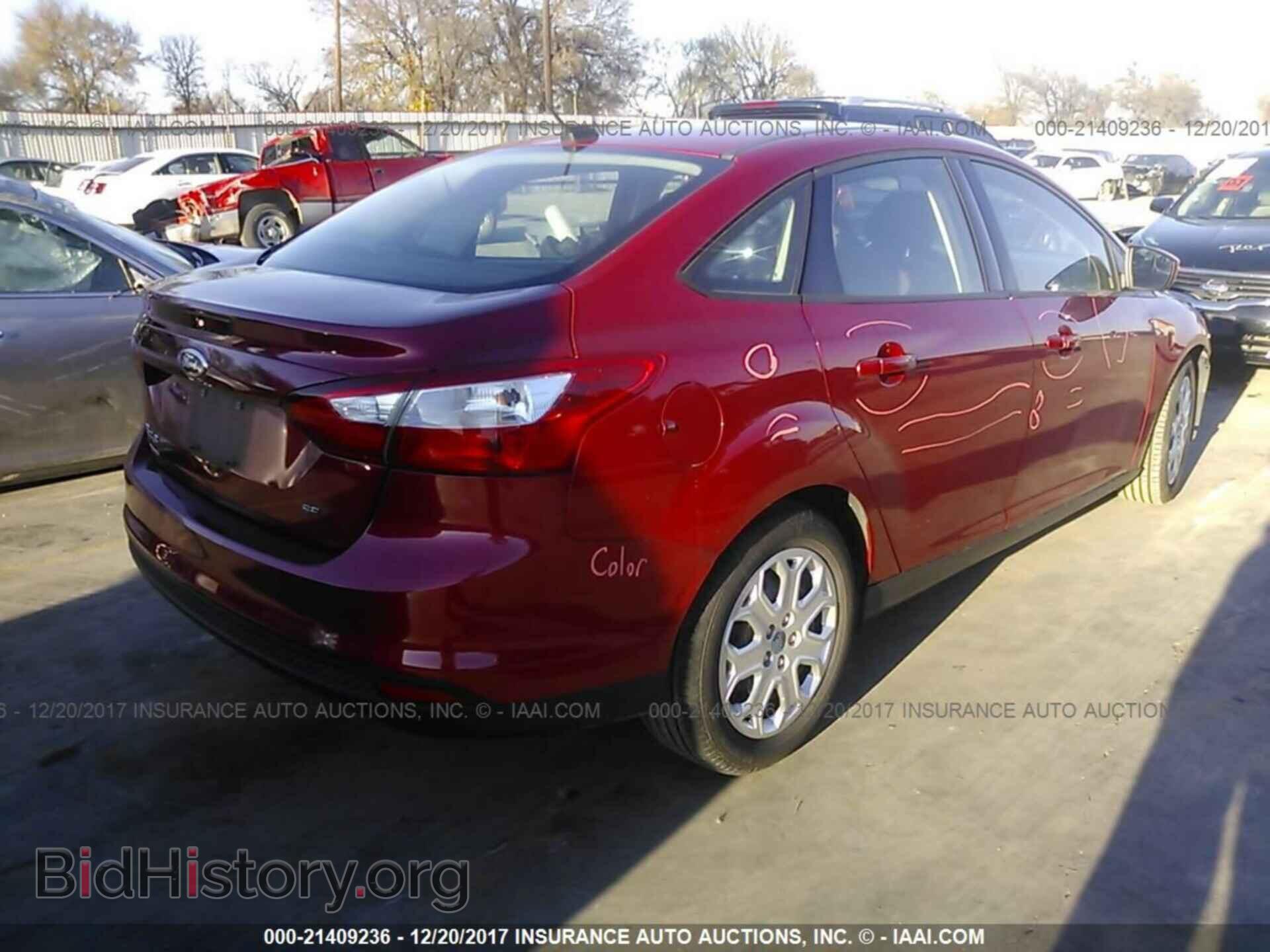 2012 Ford Focus - VIN: 1FAHP3F28CL301178 - Photo 4
