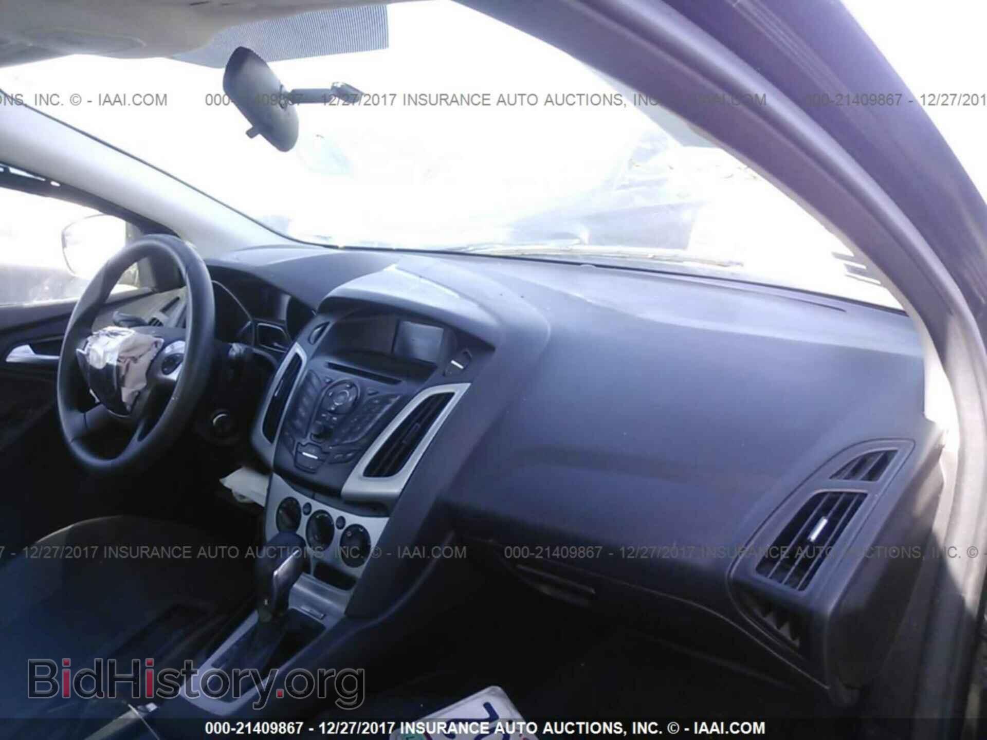 2014 Ford Focus - VIN: 1FADP3F21EL211162 - Photo 5