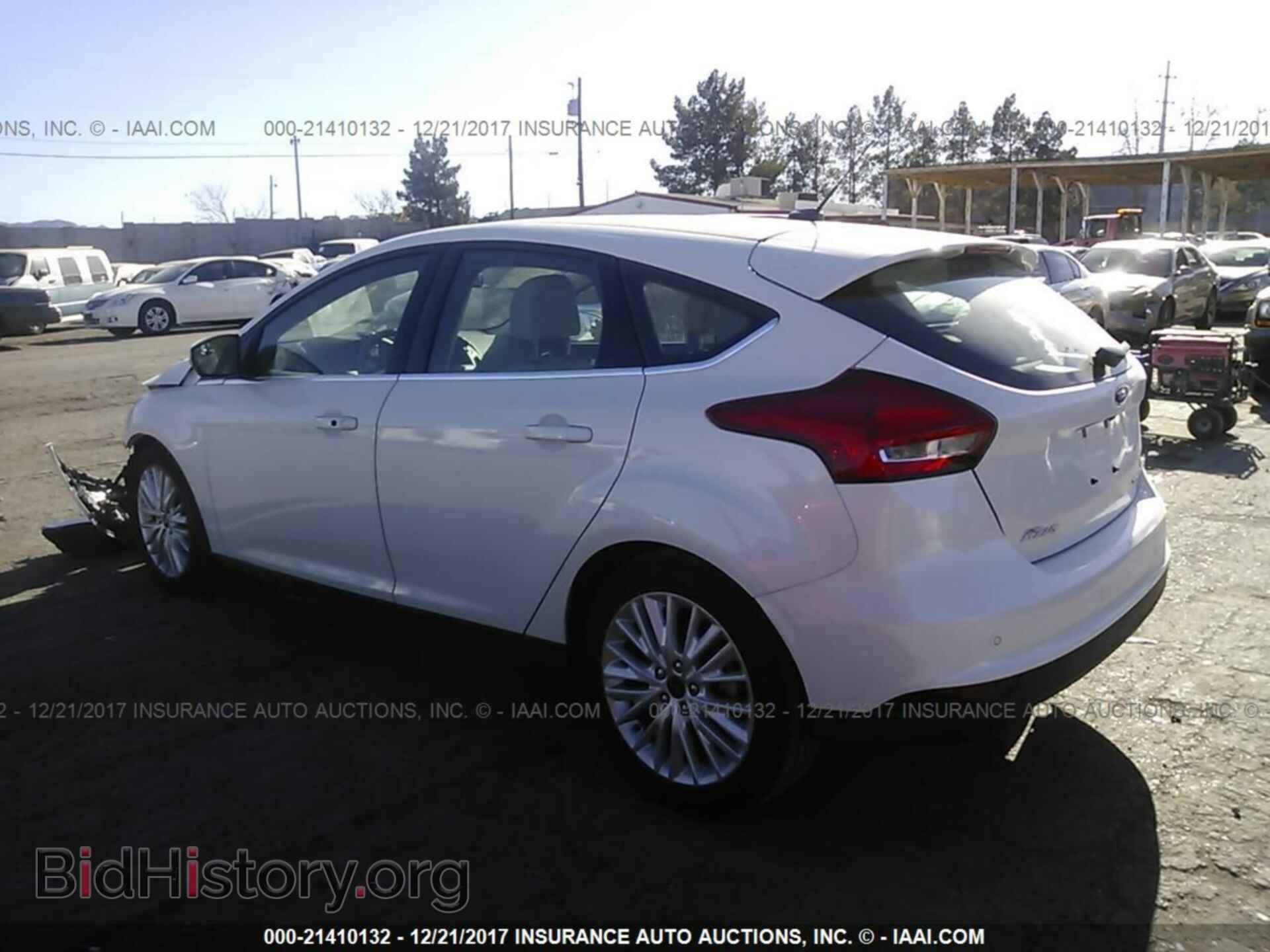 2017 Ford Focus - VIN: 1FADP3N26HL320643 - Photo 3