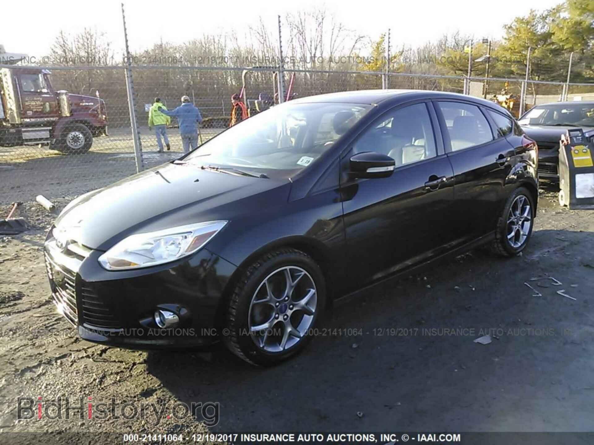 2013 Ford Focus - VIN: 1FADP3K22DL383379 - Photo 2
