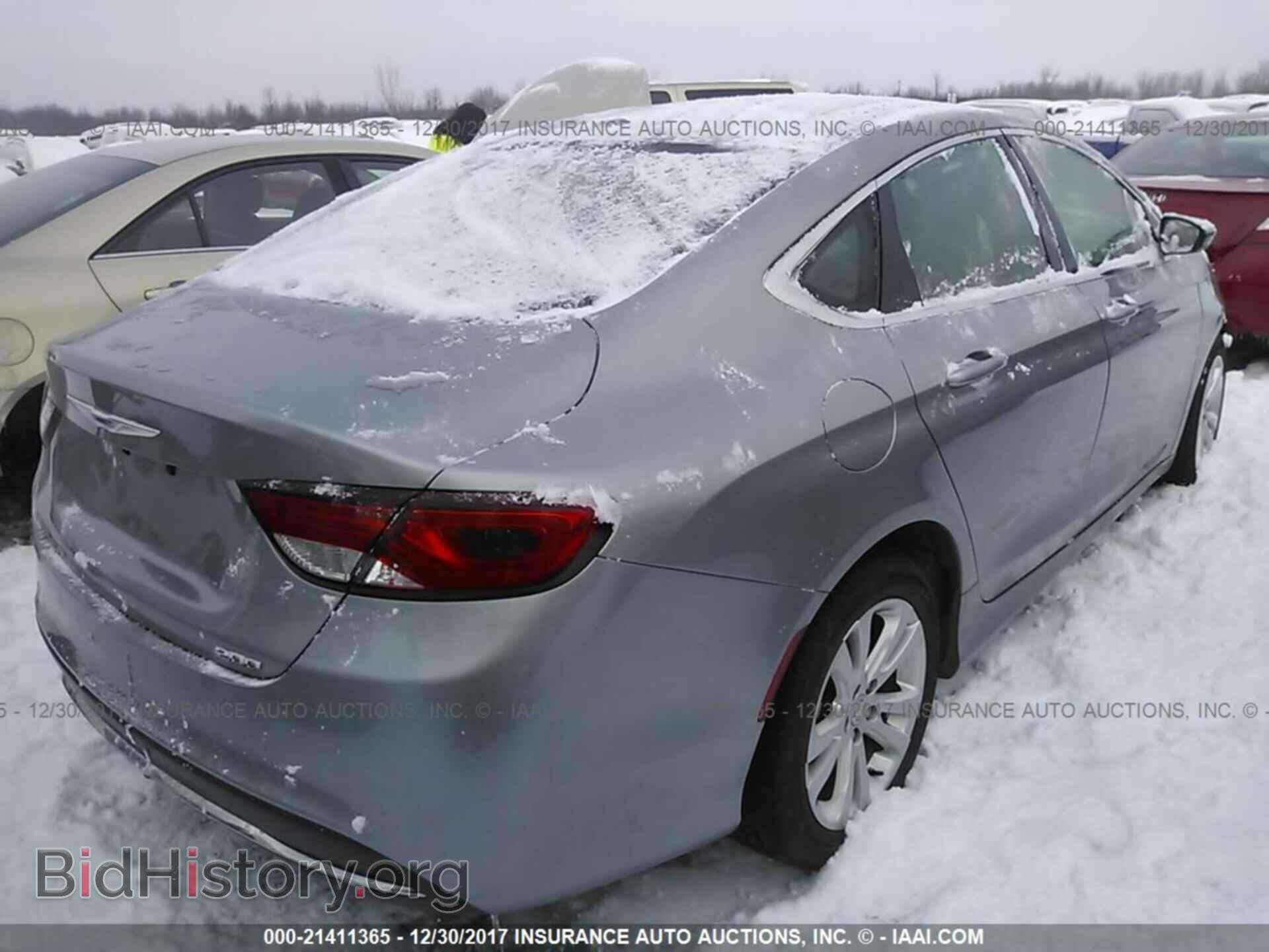 2015 Chrysler 200 - VIN: 1C3CCCAB1FN658142 - Photo 4