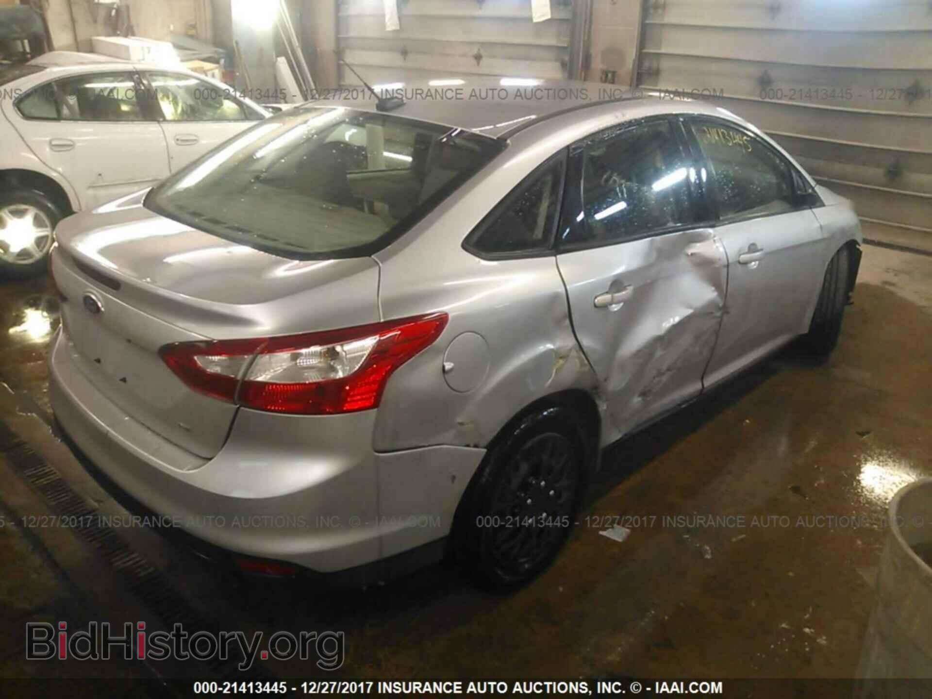 2012 Ford Focus - VIN: 1FAHP3F22CL215381 - Фото 4