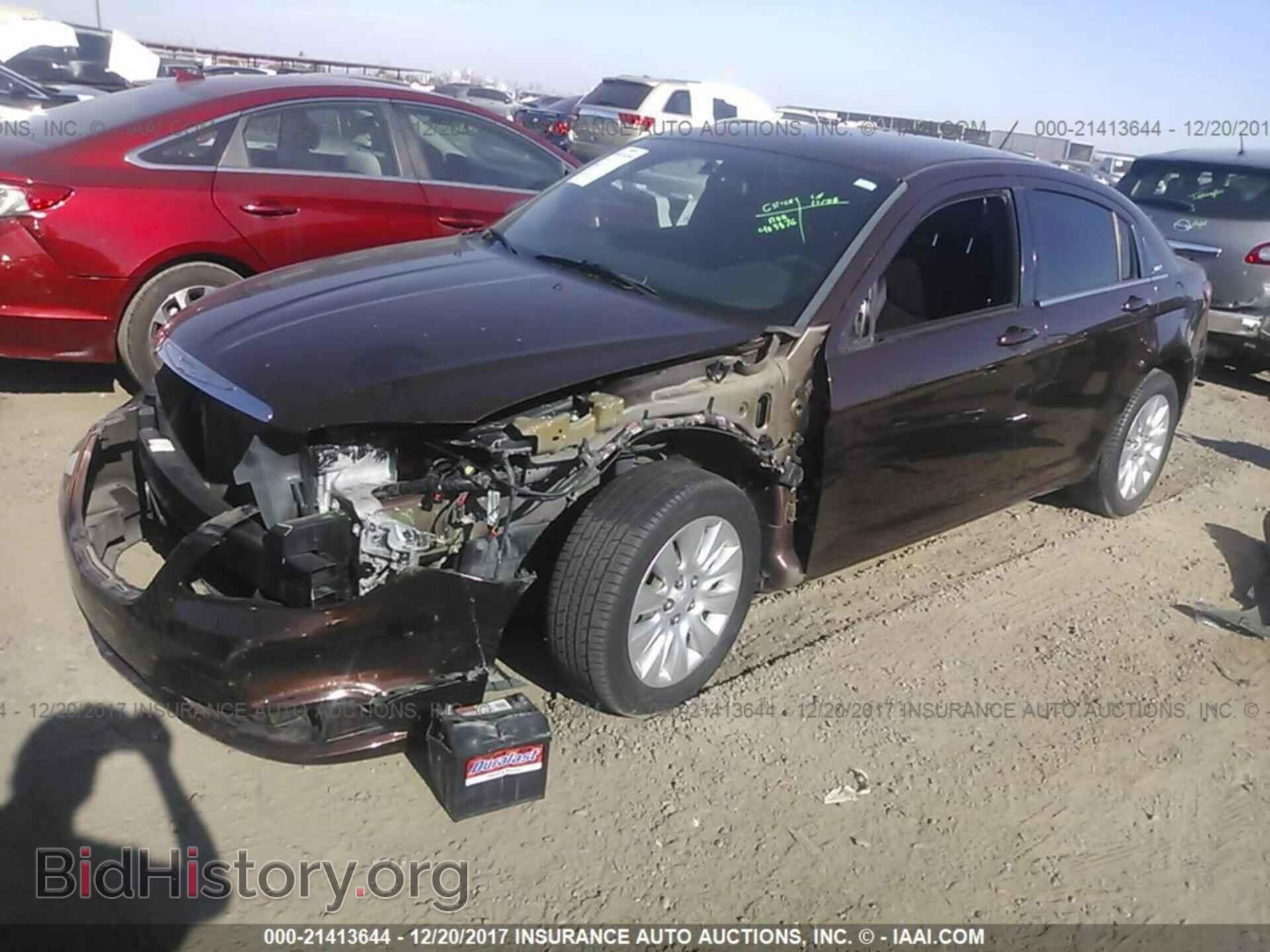 2013 Chrysler 200 - VIN: 1C3CCBABXDN658390 - Photo 2