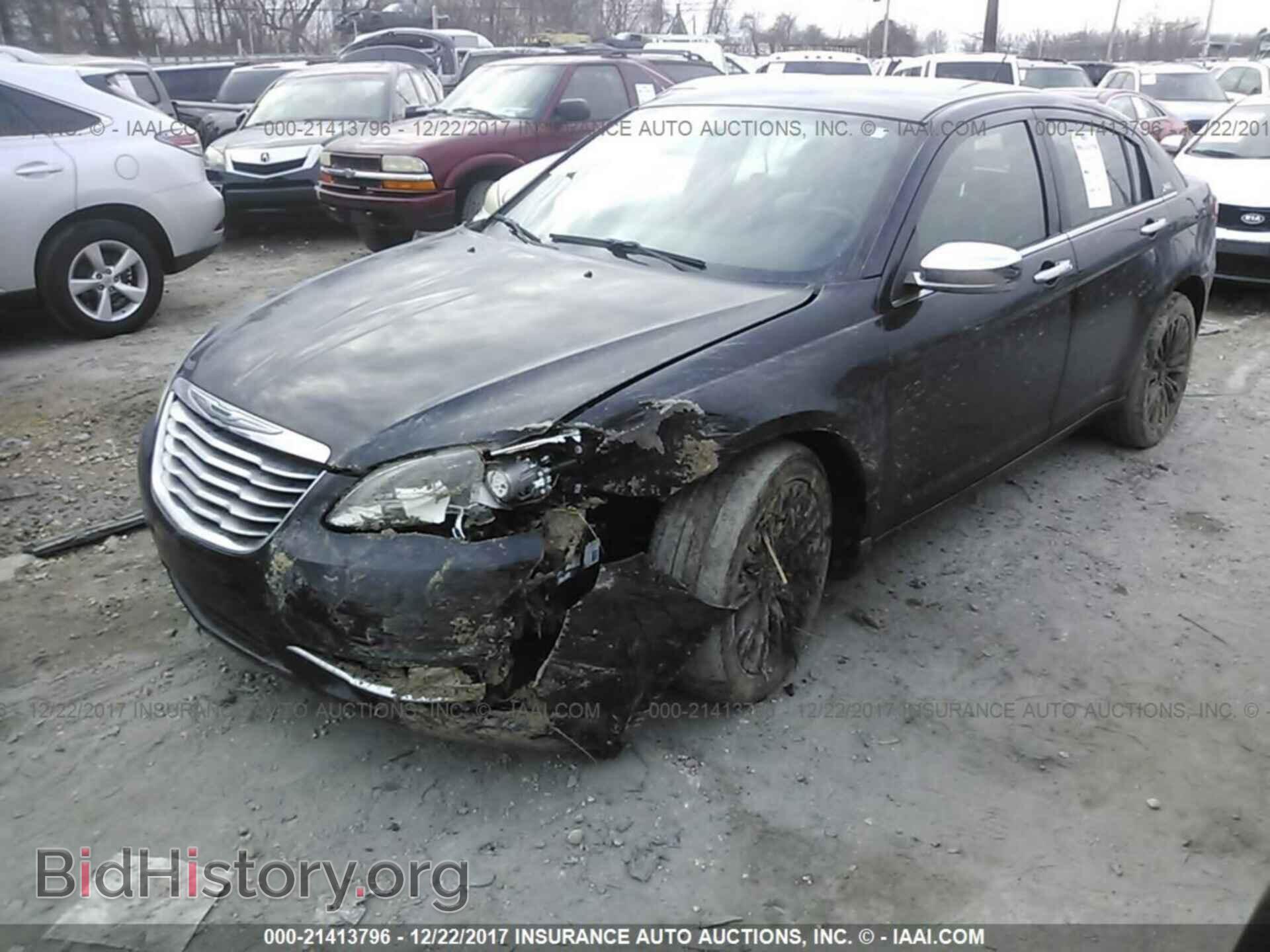2011 Chrysler 200 - VIN: 1C3BC2FB5BN597192 - Photo 2
