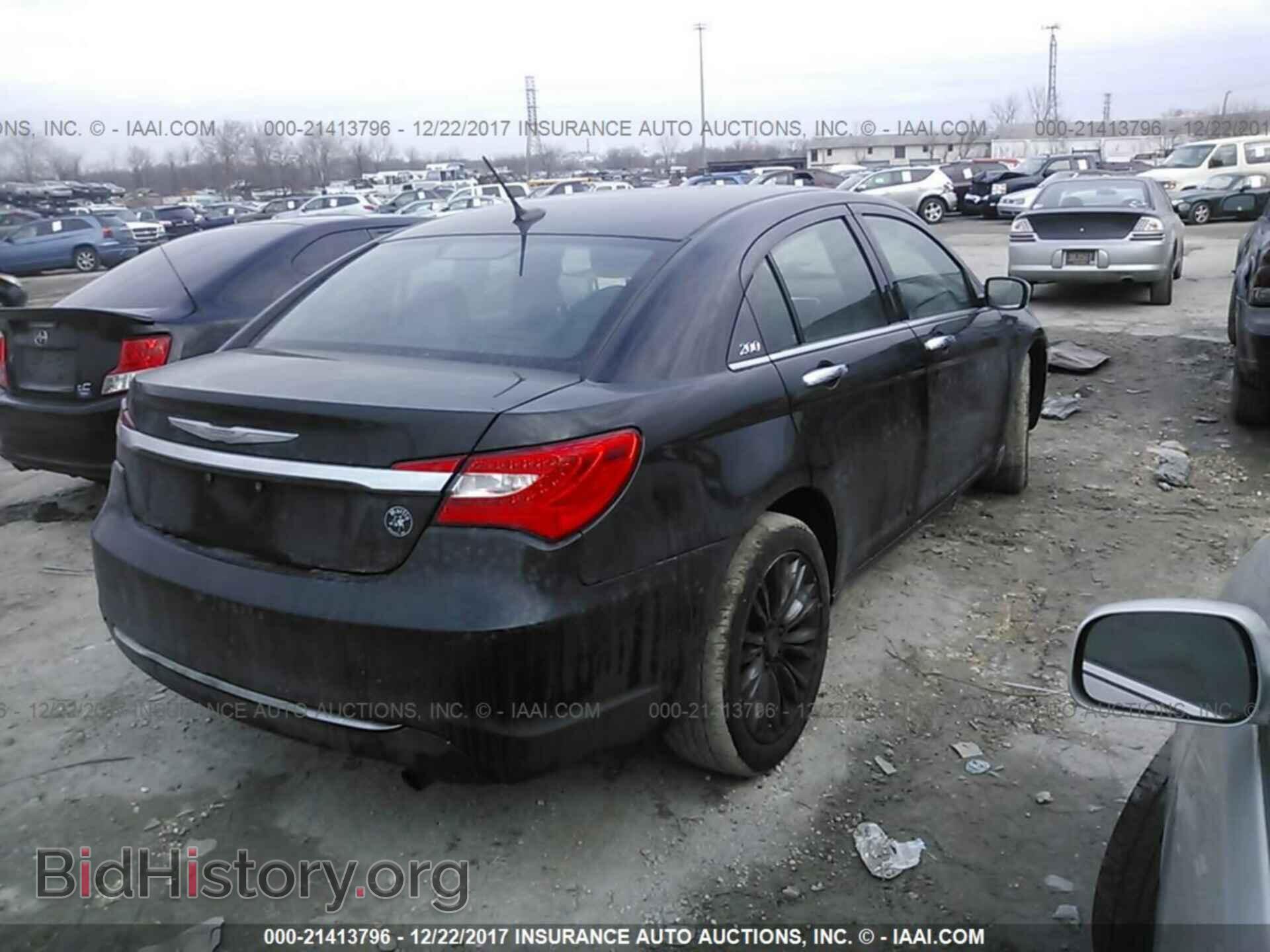 2011 Chrysler 200 - VIN: 1C3BC2FB5BN597192 - Photo 4