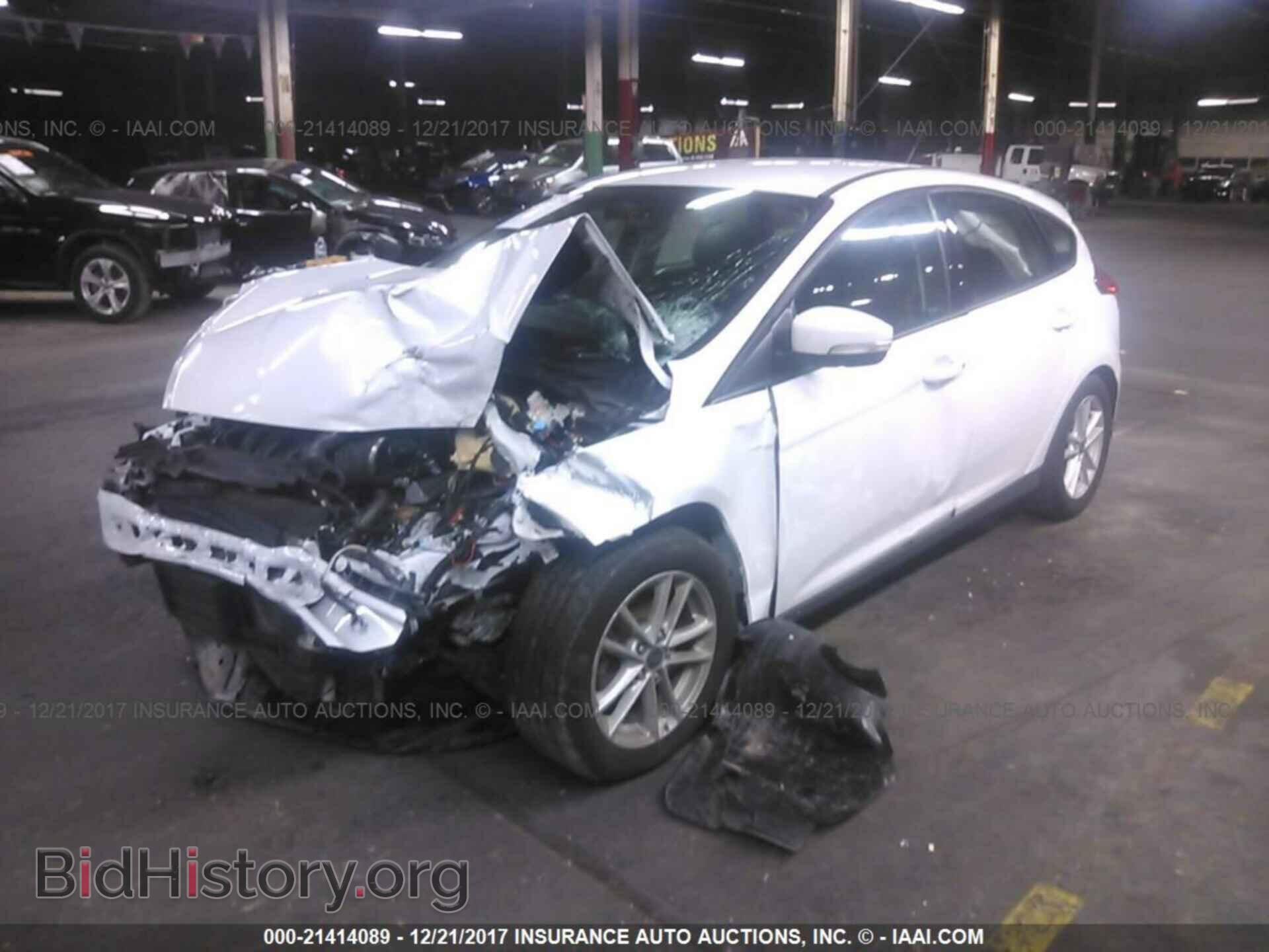 2016 Ford Focus - VIN: 1FADP3K23GL283974 - Photo 2