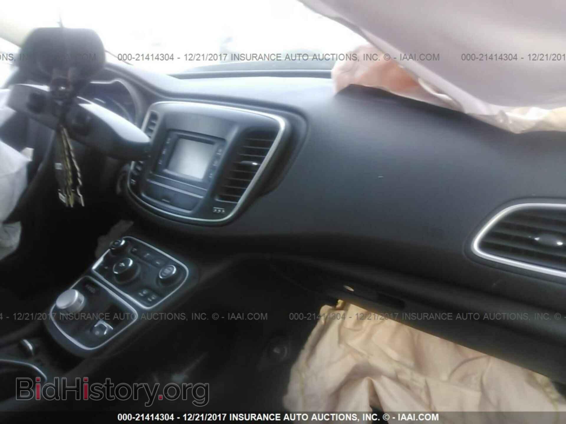 2015 Chrysler 200 - VIN: 1C3CCCAB5FN640159 - Photo 5
