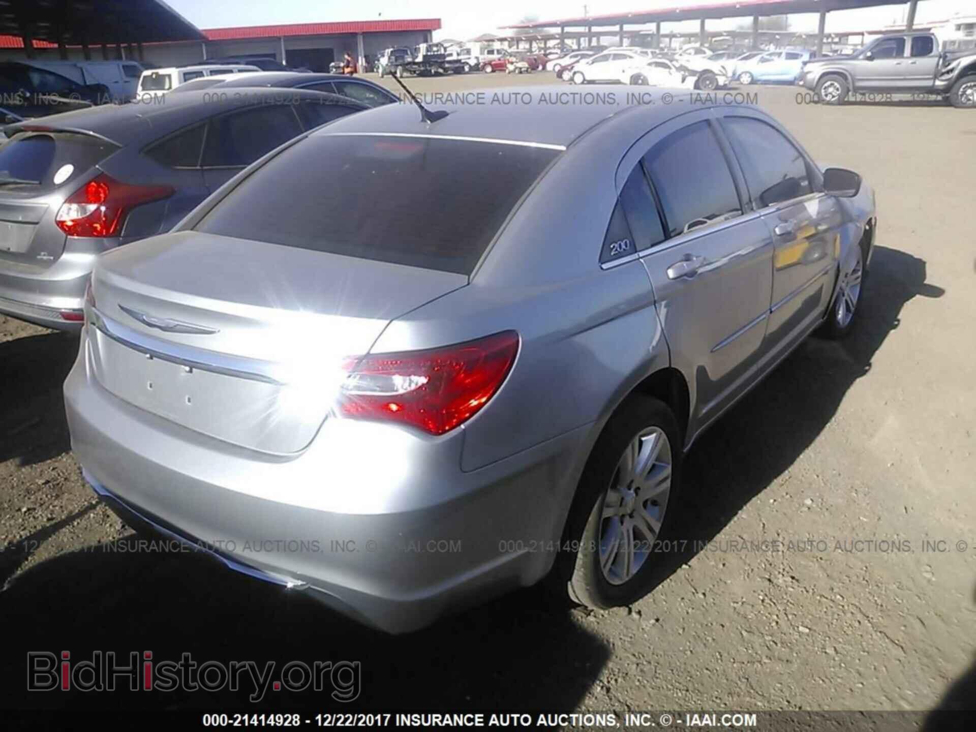 2013 Chrysler 200 - VIN: 1C3CCBBB4DN639736 - Фото 4