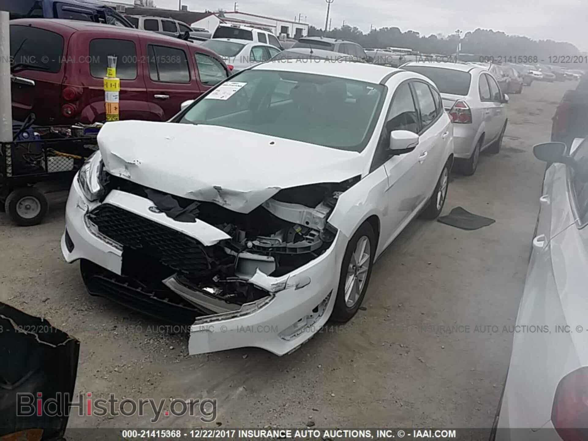 2015 Ford Focus - VIN: 1FADP3K23FL244400 - Фото 2
