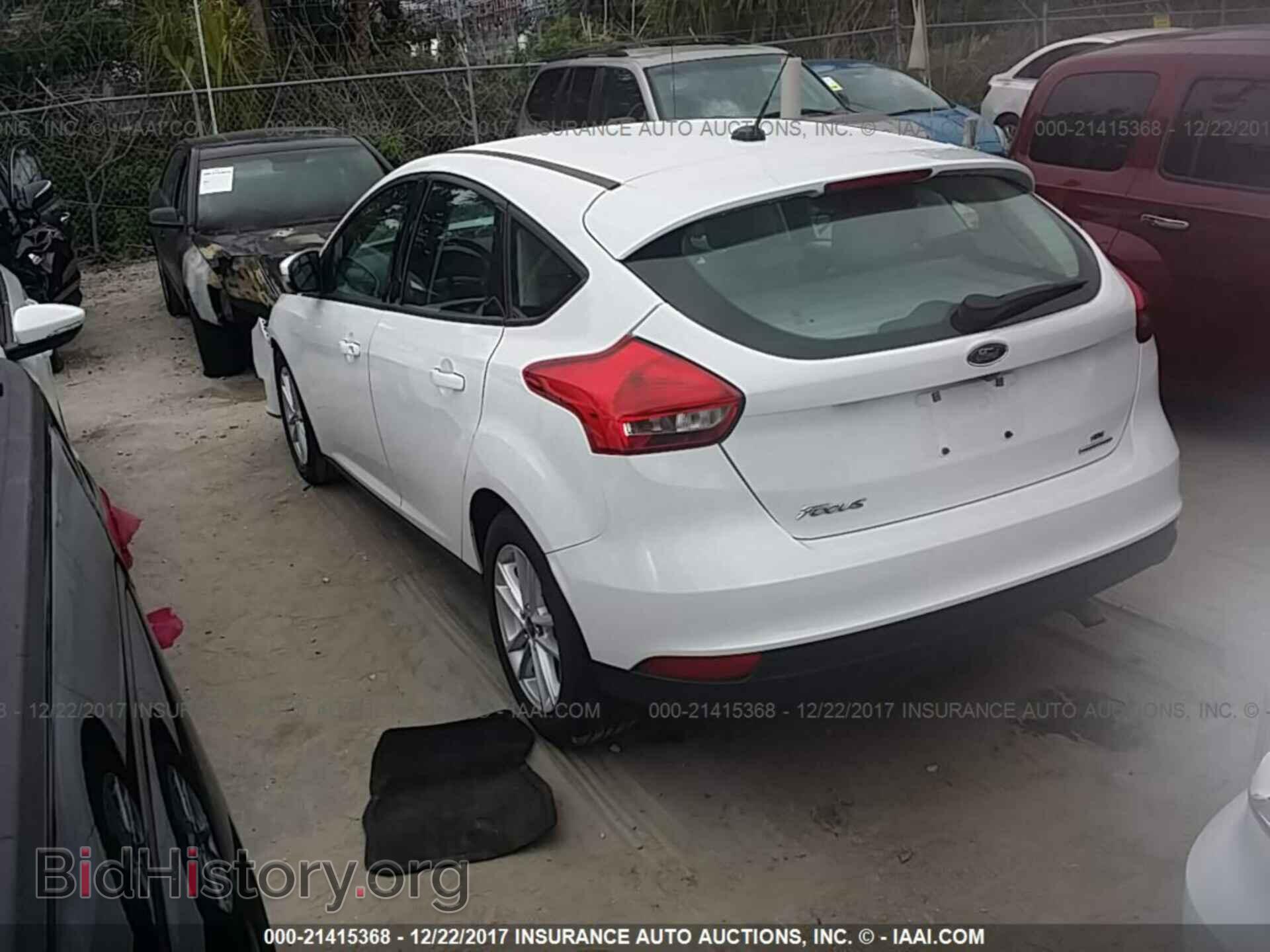 2015 Ford Focus - VIN: 1FADP3K23FL244400 - Фото 3