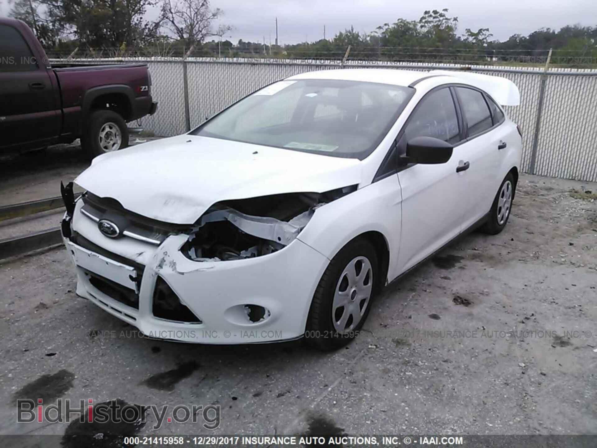 2014 Ford Focus - VIN: 1FADP3E21EL351312 - Фото 2