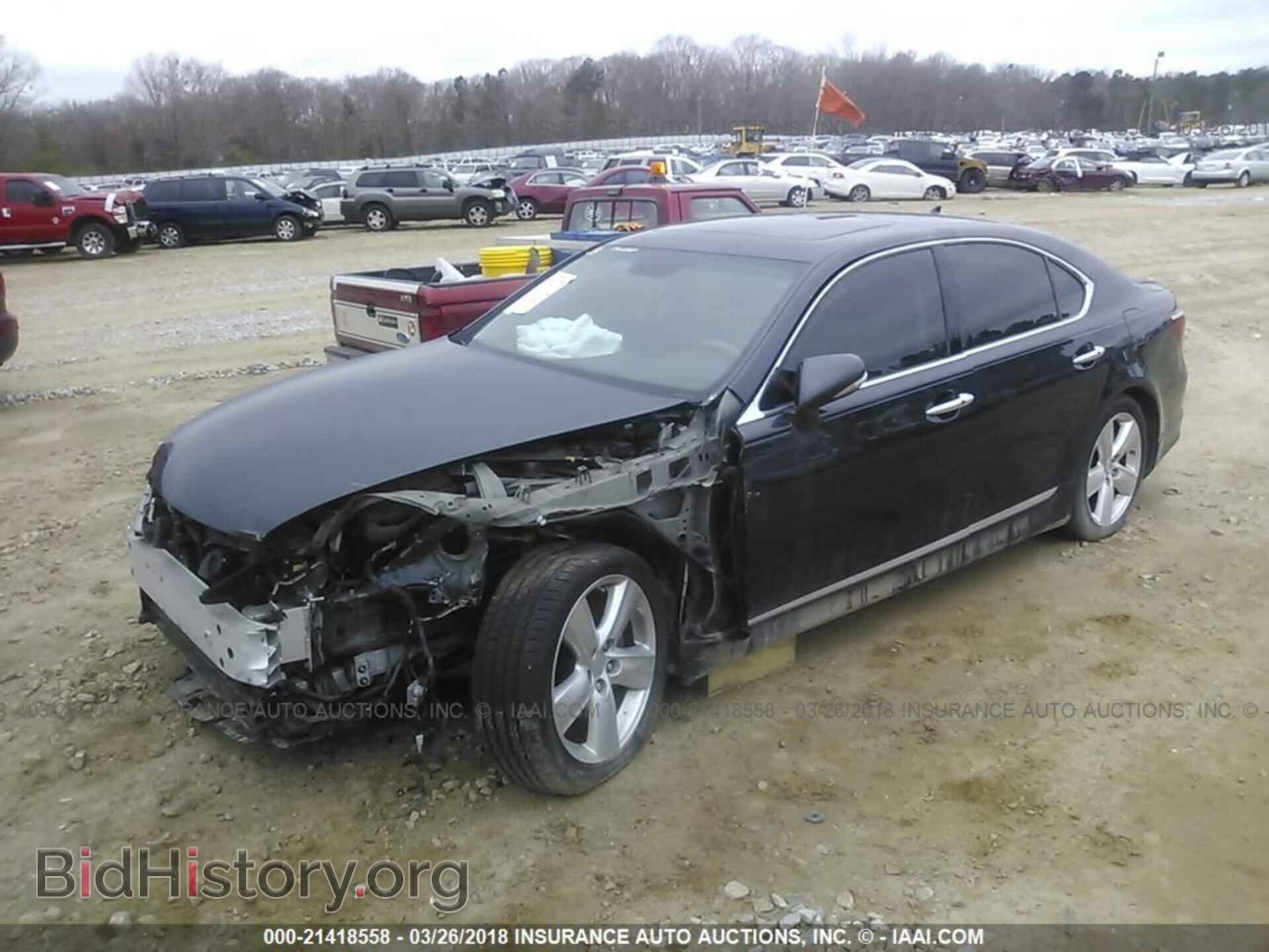 2011 Lexus Ls - VIN: JTHBL5EF2B5107808 - Photo 2