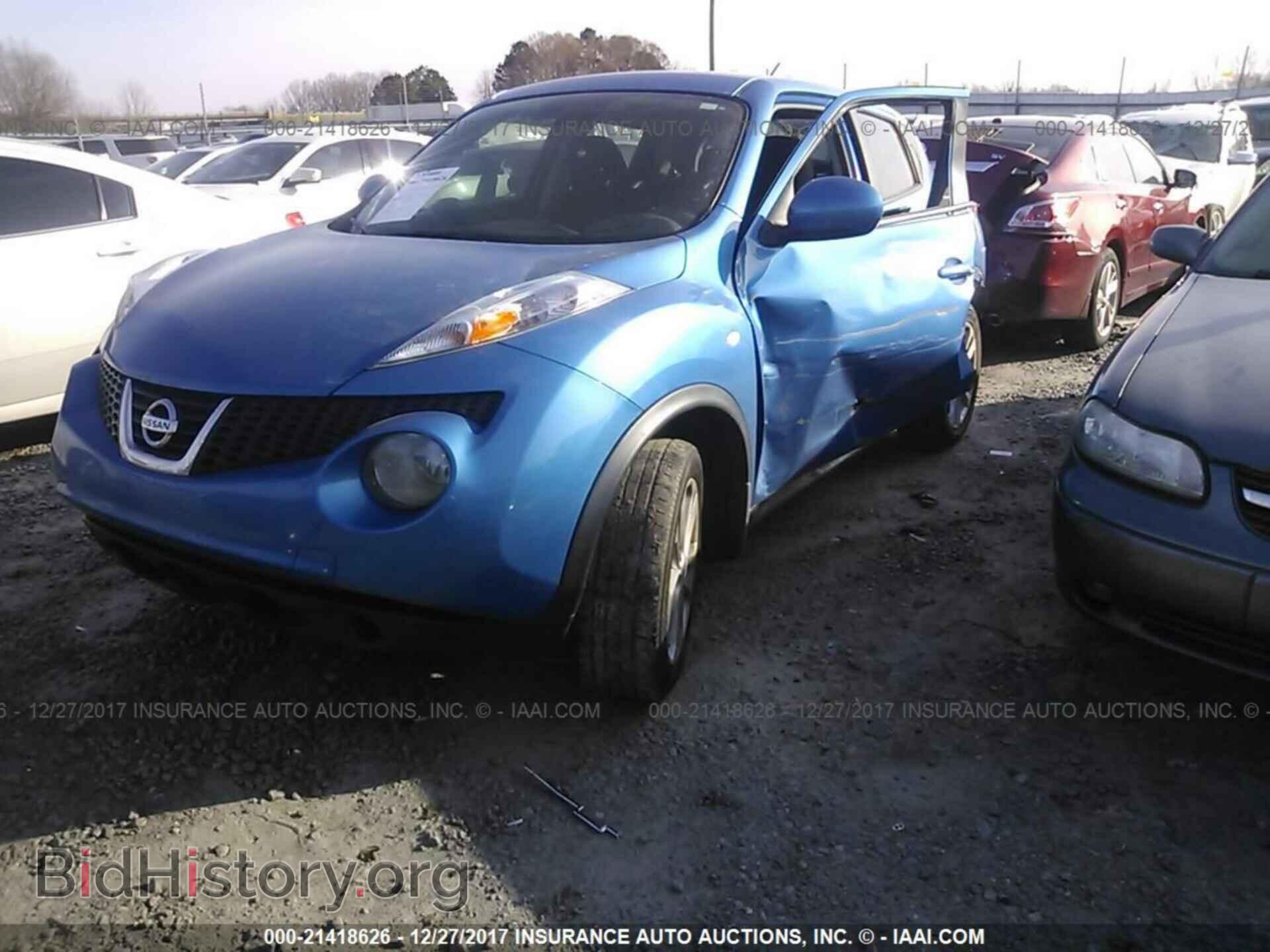 2011 Nissan Juke - VIN: JN8AF5MR0BT004144 - Фото 2