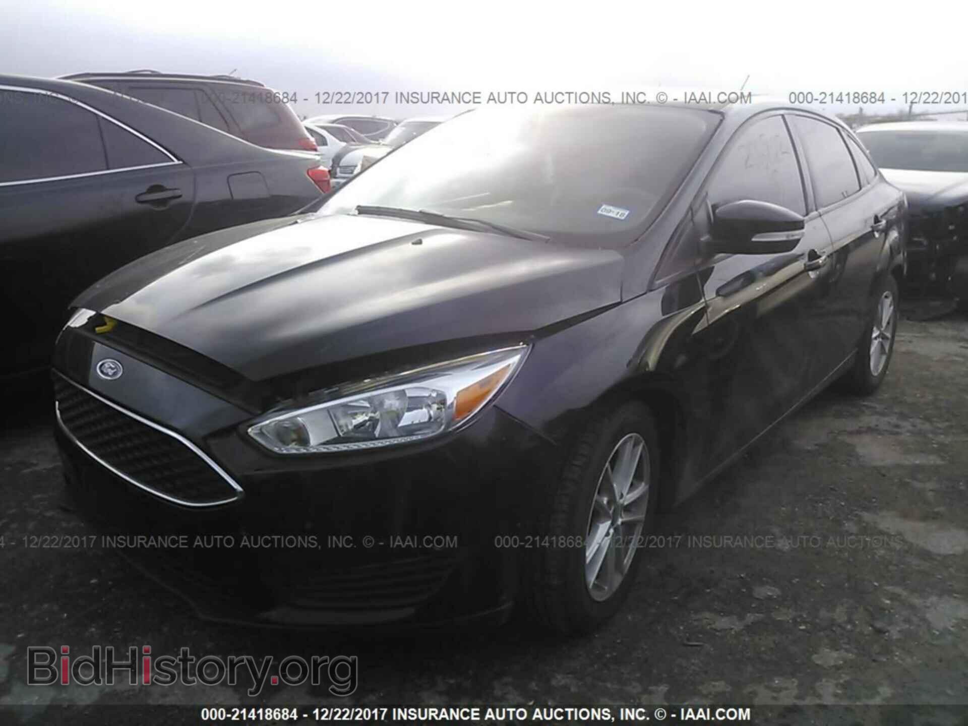 2015 Ford Focus - VIN: 1FADP3F21FL206822 - Photo 2