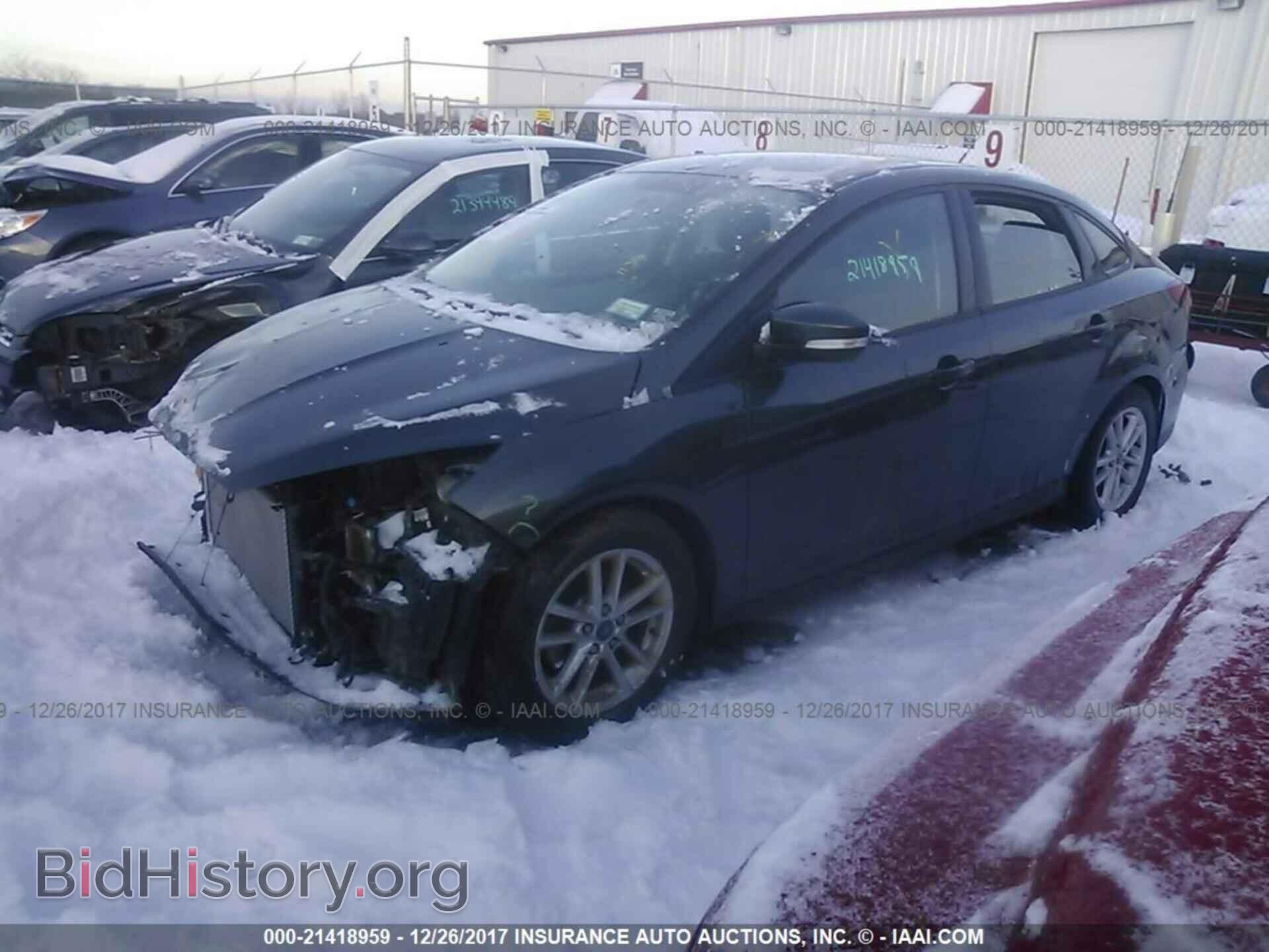 2016 Ford Focus - VIN: 1FADP3F22GL292966 - Фото 2