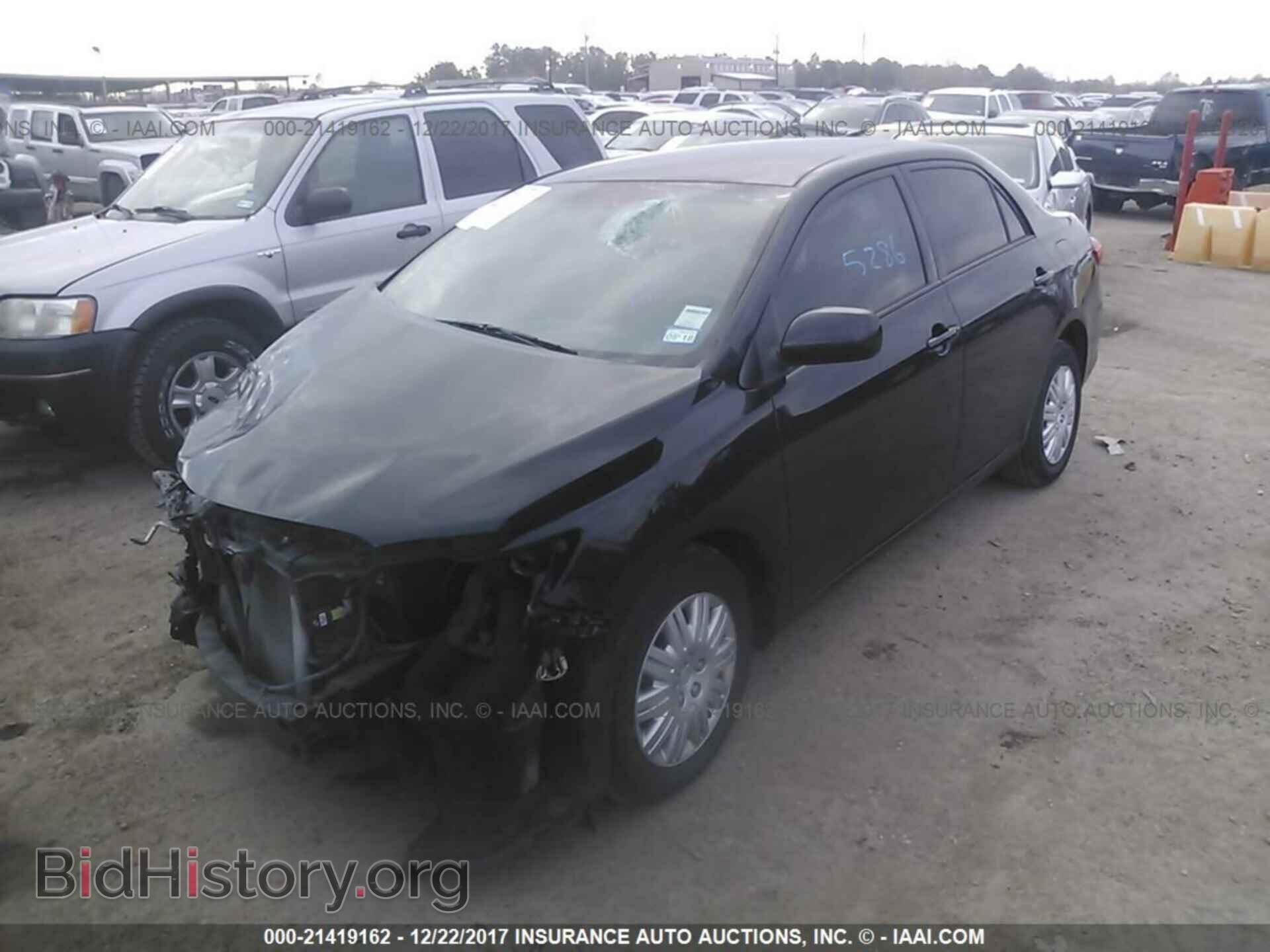 2011 Toyota Corolla - VIN: 2T1BU4EEXBC597868 - Фото 2