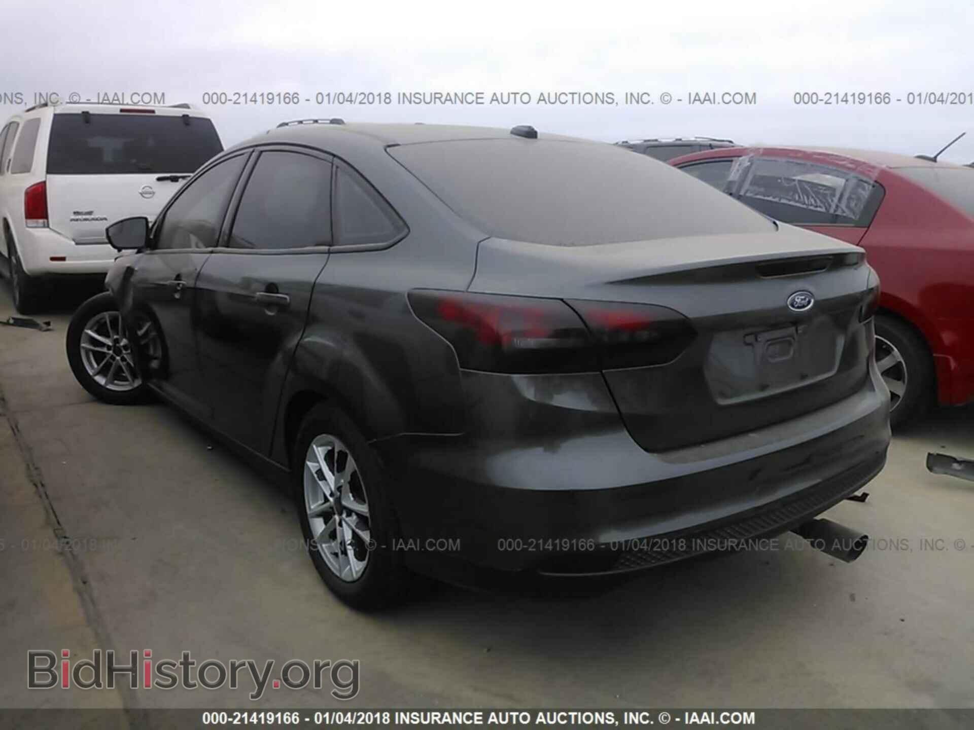 2016 Ford Focus - VIN: 1FADP3FE6GL391154 - Photo 3