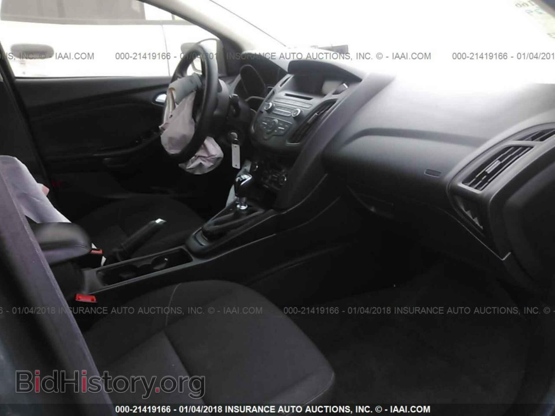 2016 Ford Focus - VIN: 1FADP3FE6GL391154 - Photo 5