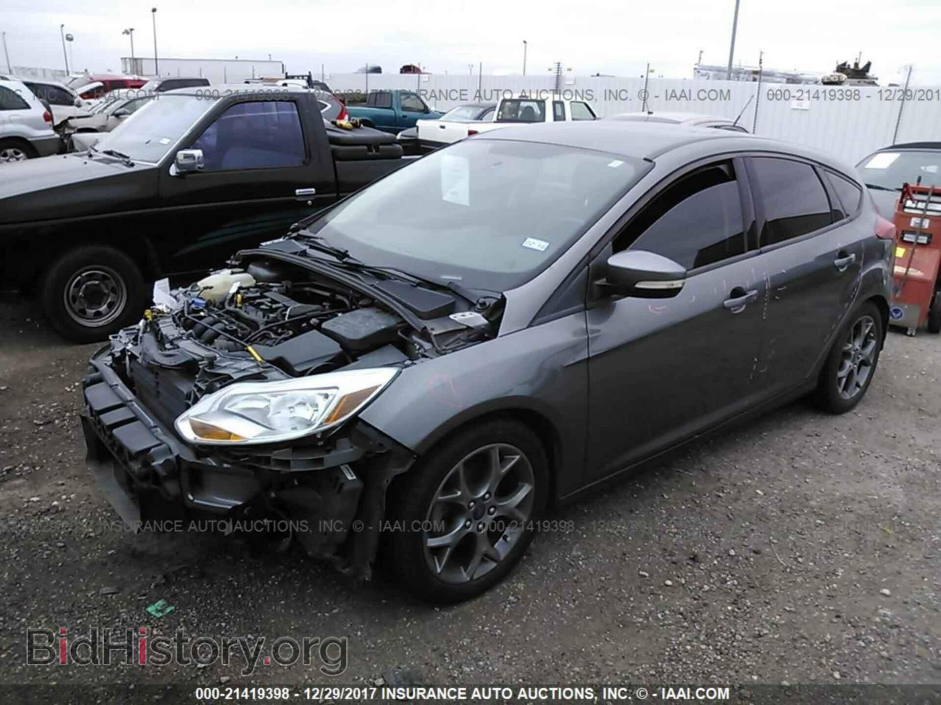 2014 Ford Focus - VIN: 1FADP3K22EL196614 - Фото 2