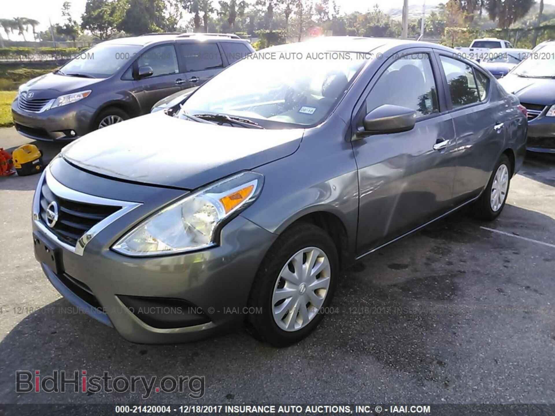 2017 Nissan Versa - VIN: 3N1CN7AP9HL807931 - Фото 2