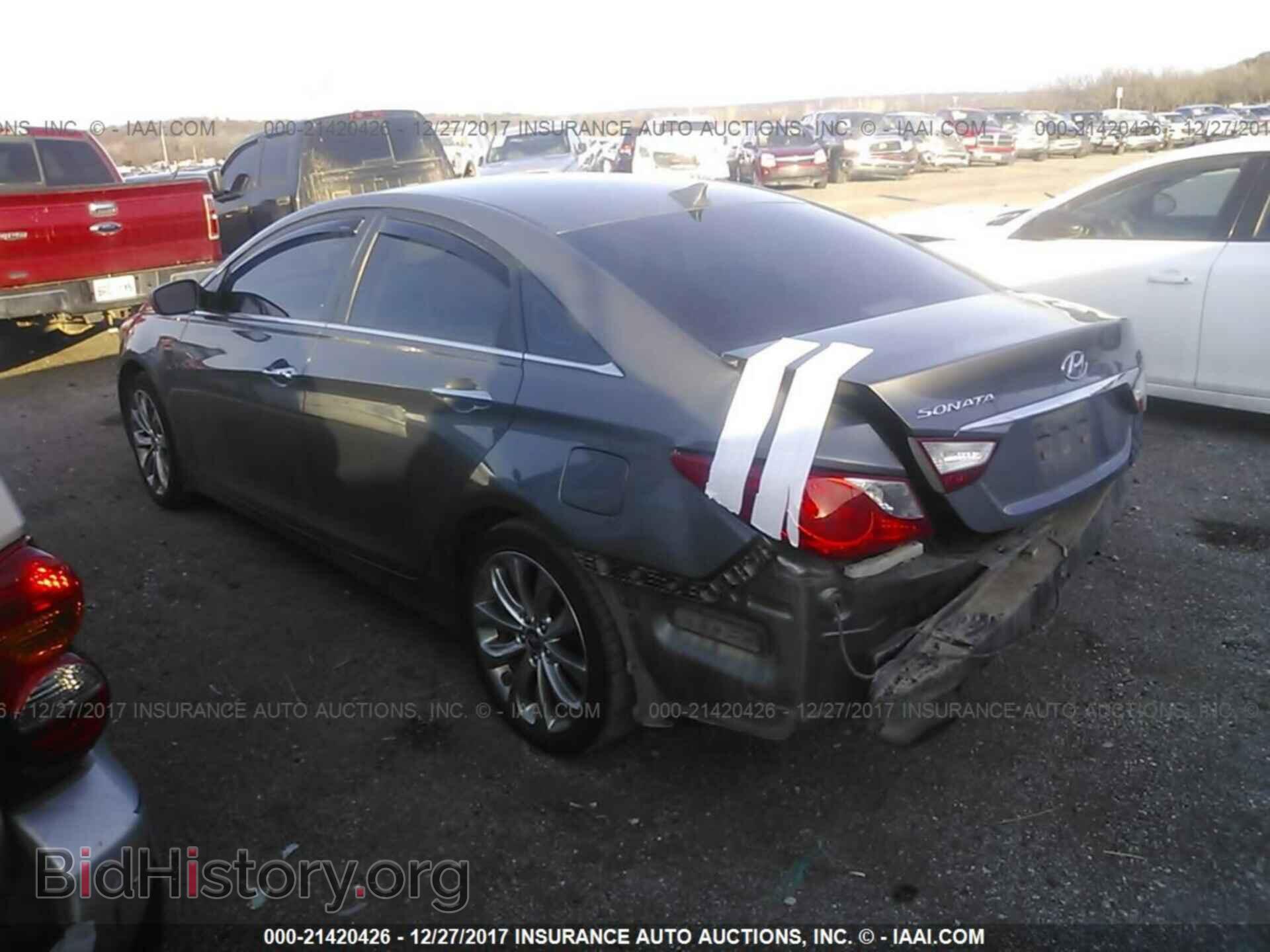 2012 Hyundai Sonata - VIN: 5NPEC4ACXCH445897 - Photo 3