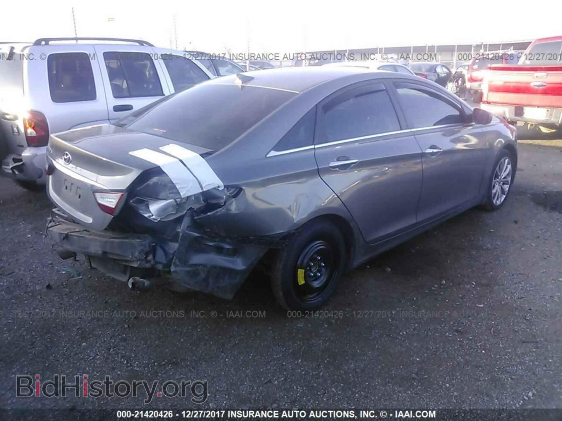 2012 Hyundai Sonata - VIN: 5NPEC4ACXCH445897 - Photo 4