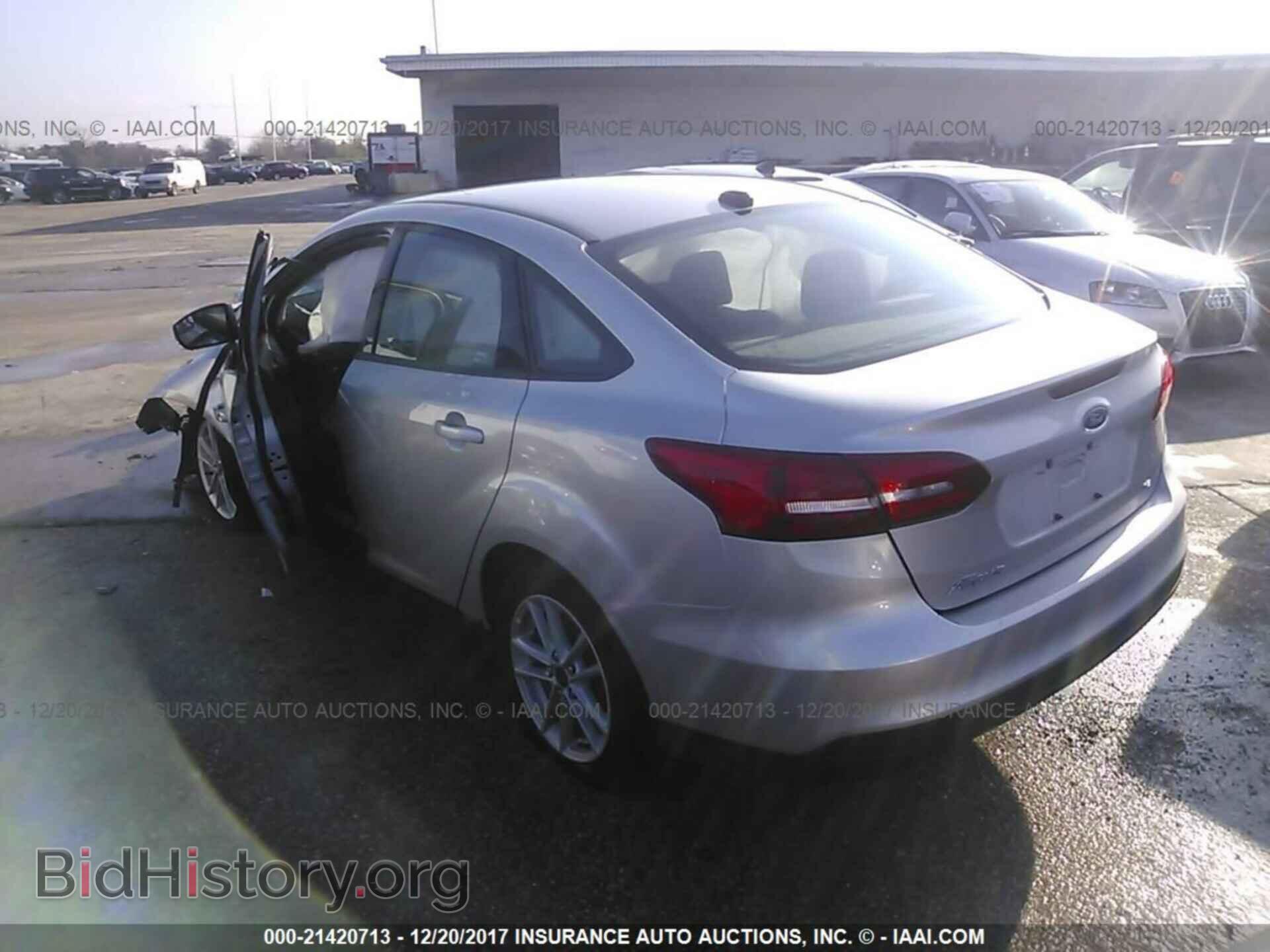 2017 Ford Focus - VIN: 1FADP3F26HL216295 - Photo 3