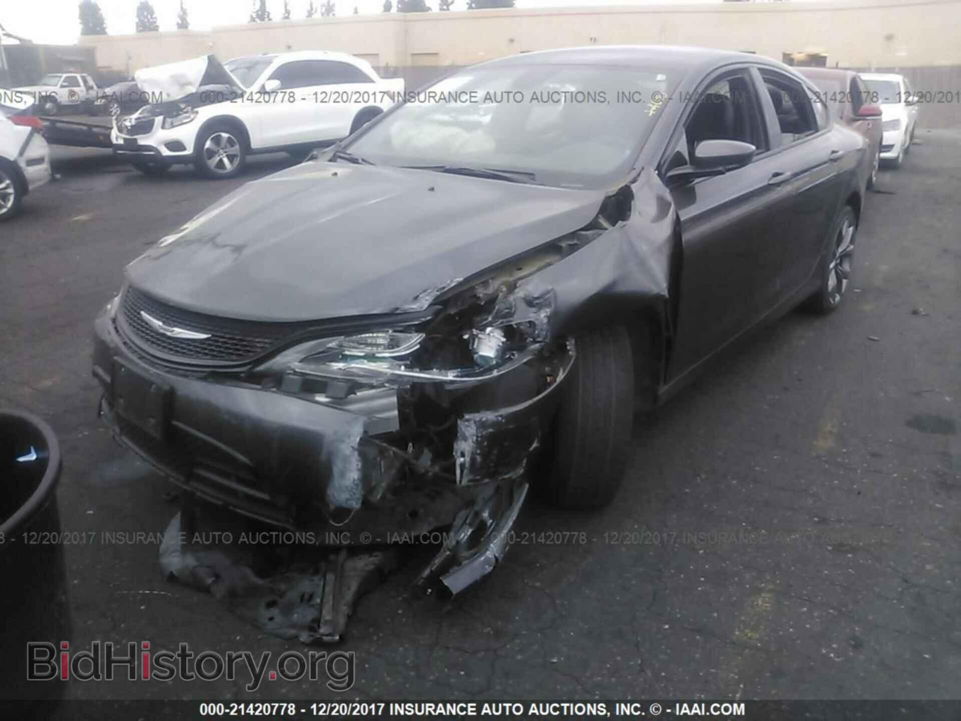 2016 Chrysler 200 - VIN: 1C3CCCBBXGN125450 - Фото 2