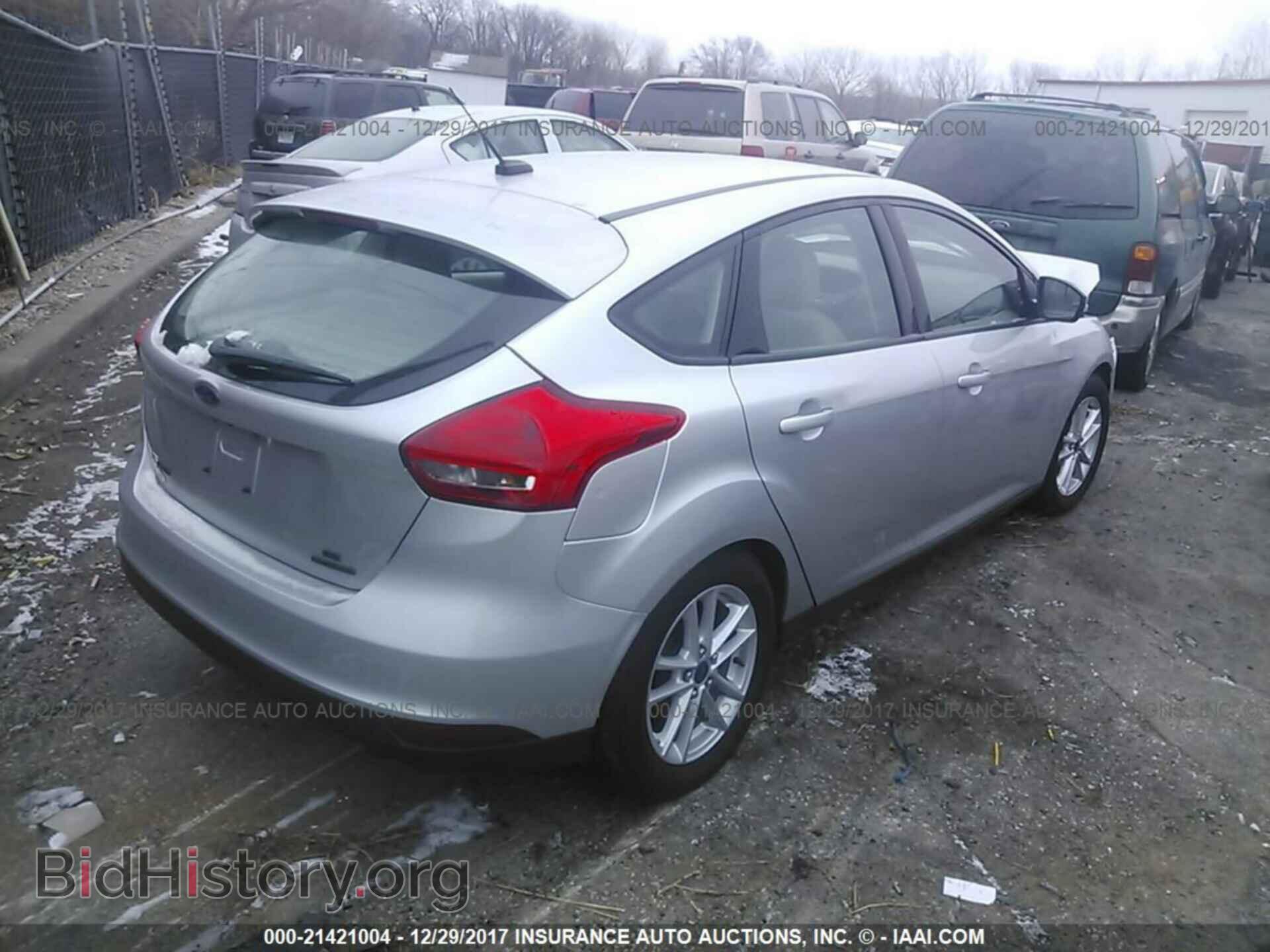 2016 Ford Focus - VIN: 1FADP3K20GL245490 - Photo 4