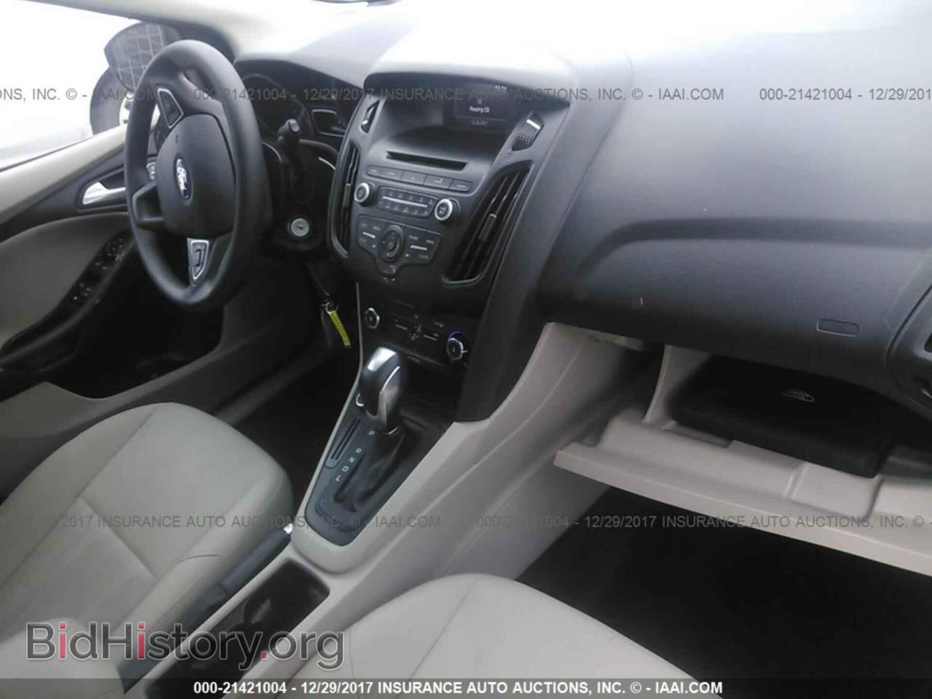 2016 Ford Focus - VIN: 1FADP3K20GL245490 - Photo 5