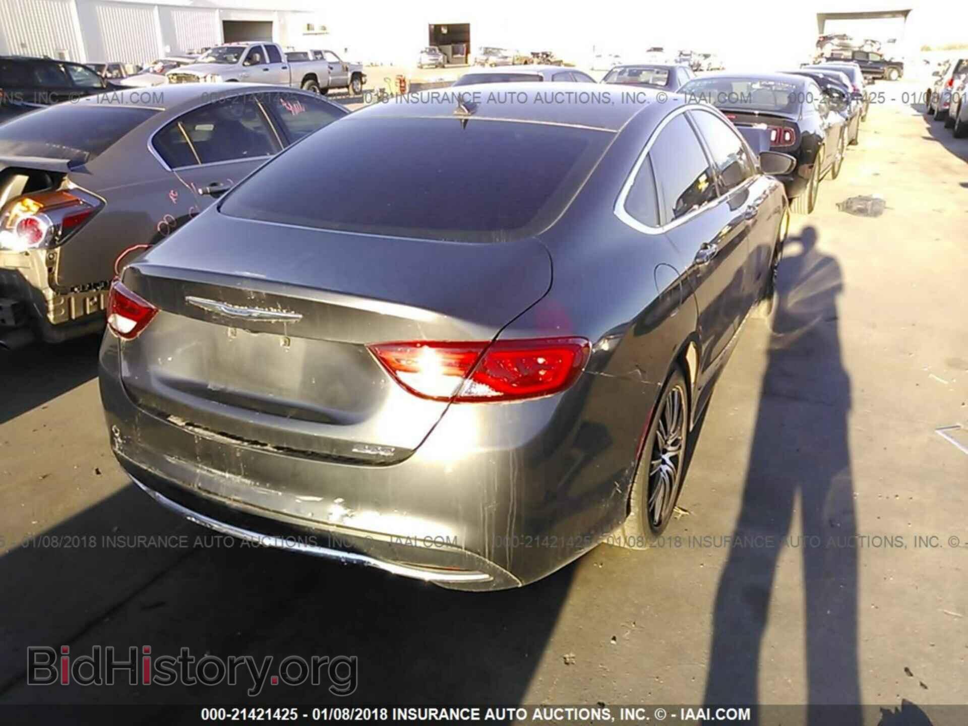 2015 Chrysler 200 - VIN: 1C3CCCAB8FN615014 - Photo 4