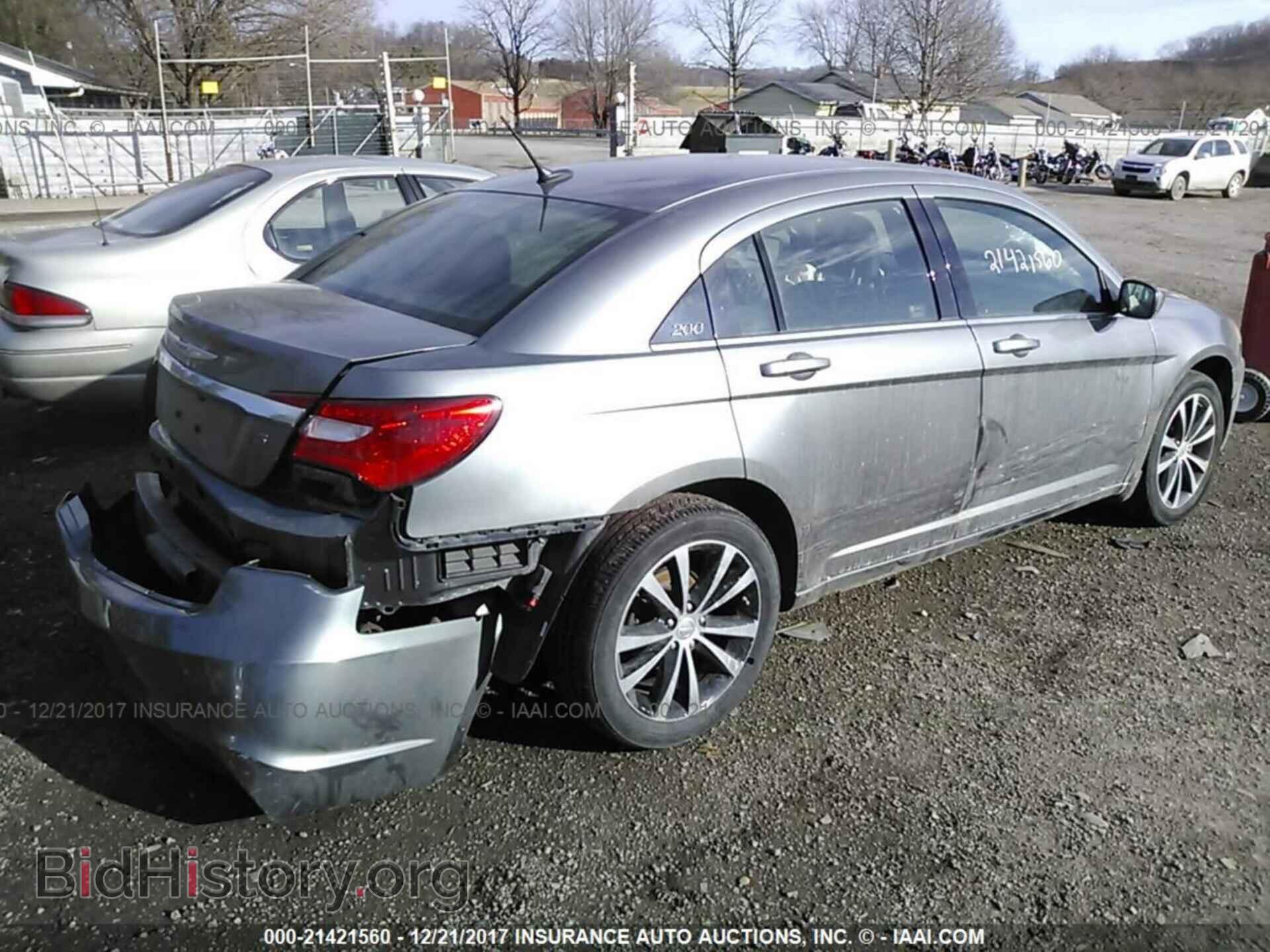 2013 Chrysler 200 - VIN: 1C3CCBBB2DN546407 - Photo 4