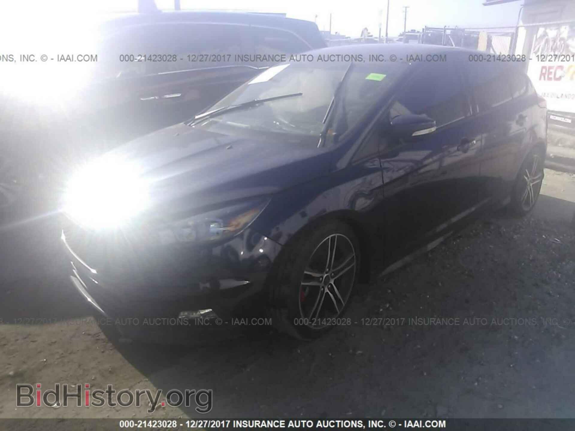 2016 Ford Focus - VIN: 1FADP3L98GL201345 - Photo 2