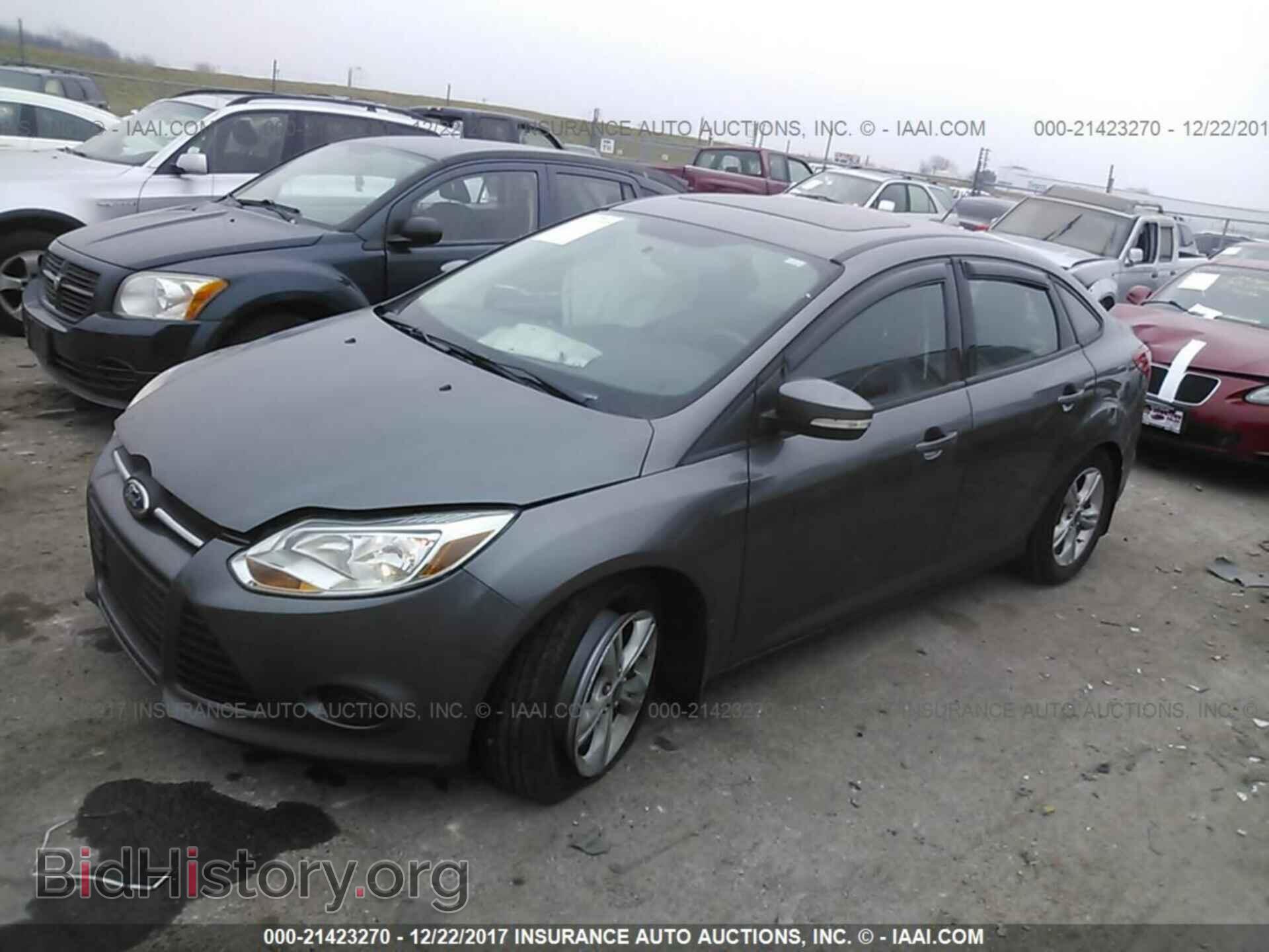 2014 Ford Focus - VIN: 1FADP3F21EL121963 - Фото 2