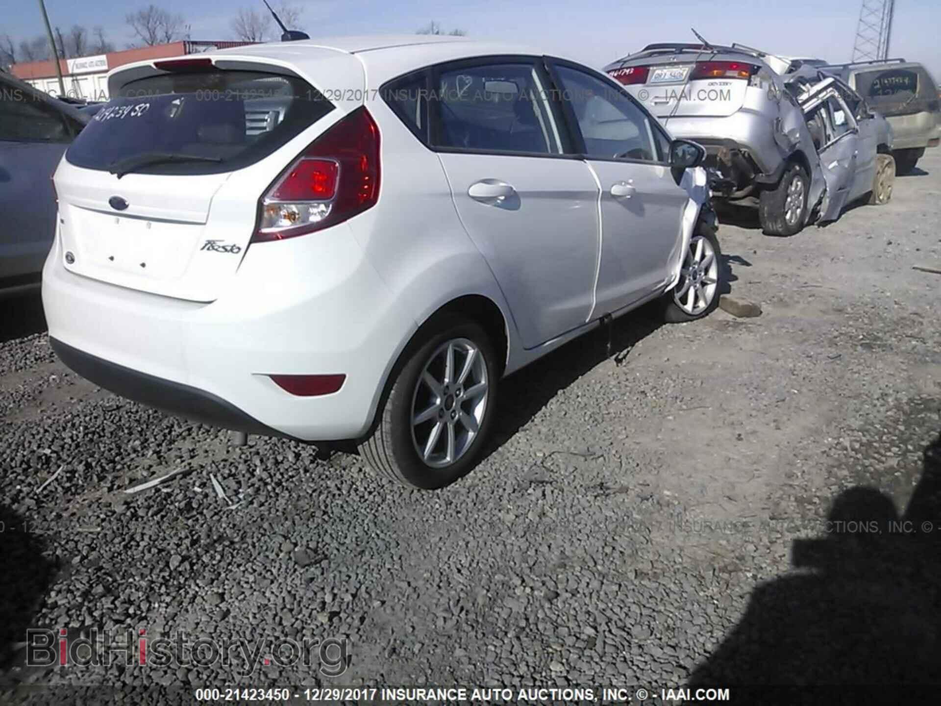 2016 Ford Fiesta - VIN: 3FADP4EJ4GM192915 - Фото 4