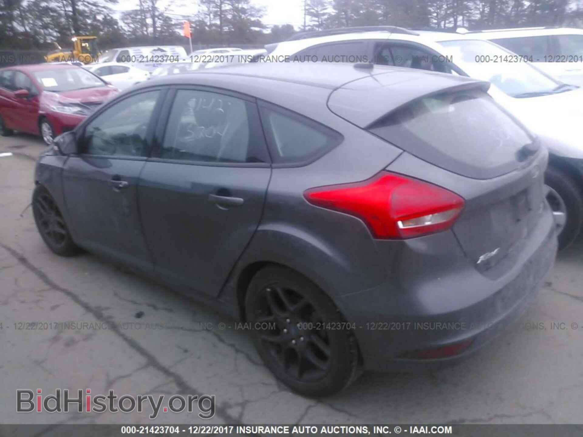 2016 Ford Focus - VIN: 1FADP3K21GL339670 - Photo 3