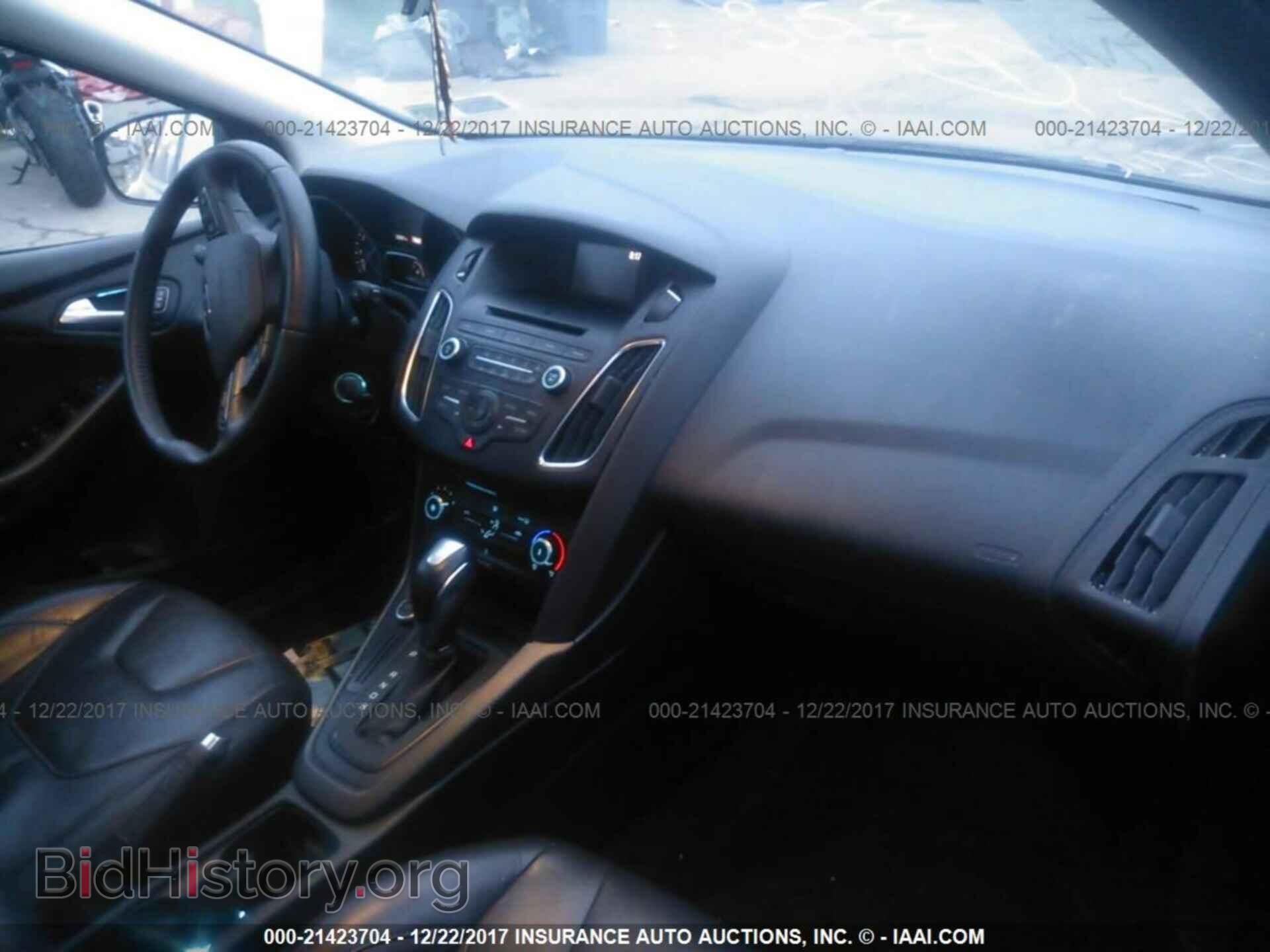 2016 Ford Focus - VIN: 1FADP3K21GL339670 - Photo 5