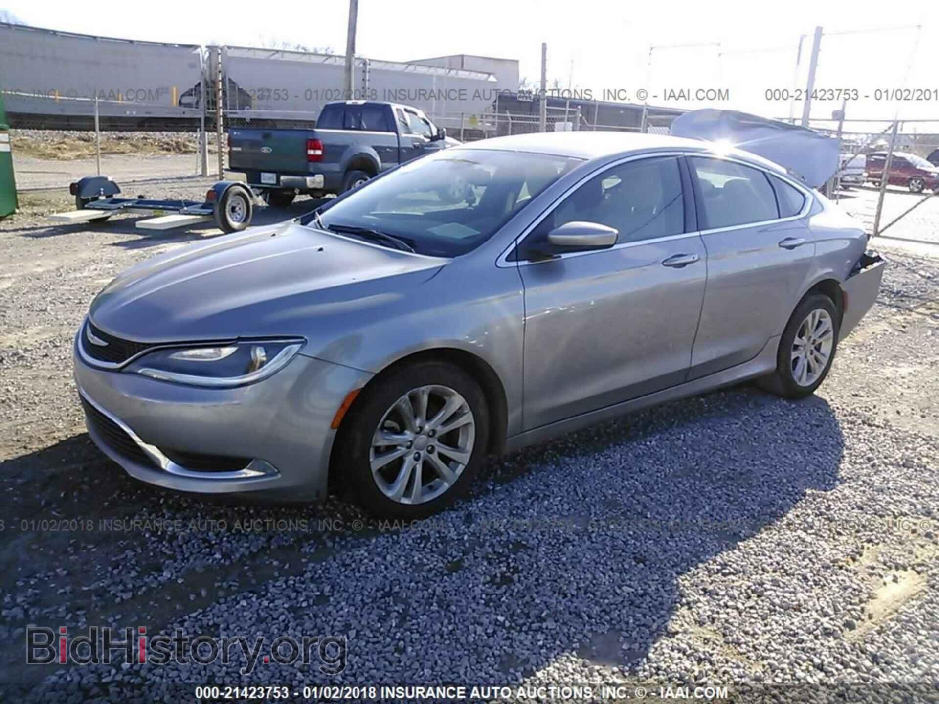 2015 Chrysler 200 - VIN: 1C3CCCAB1FN541225 - Photo 2