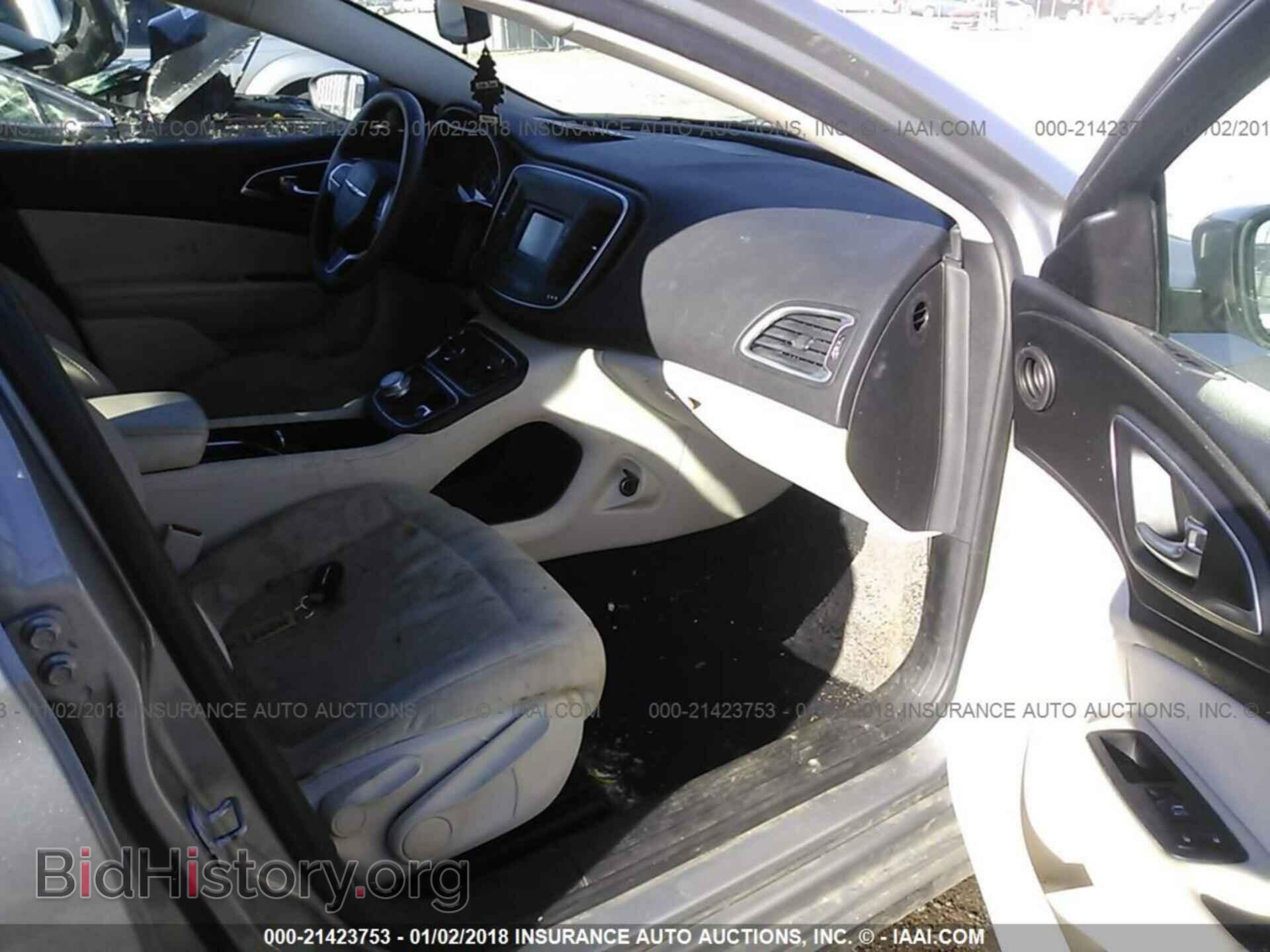 2015 Chrysler 200 - VIN: 1C3CCCAB1FN541225 - Photo 5