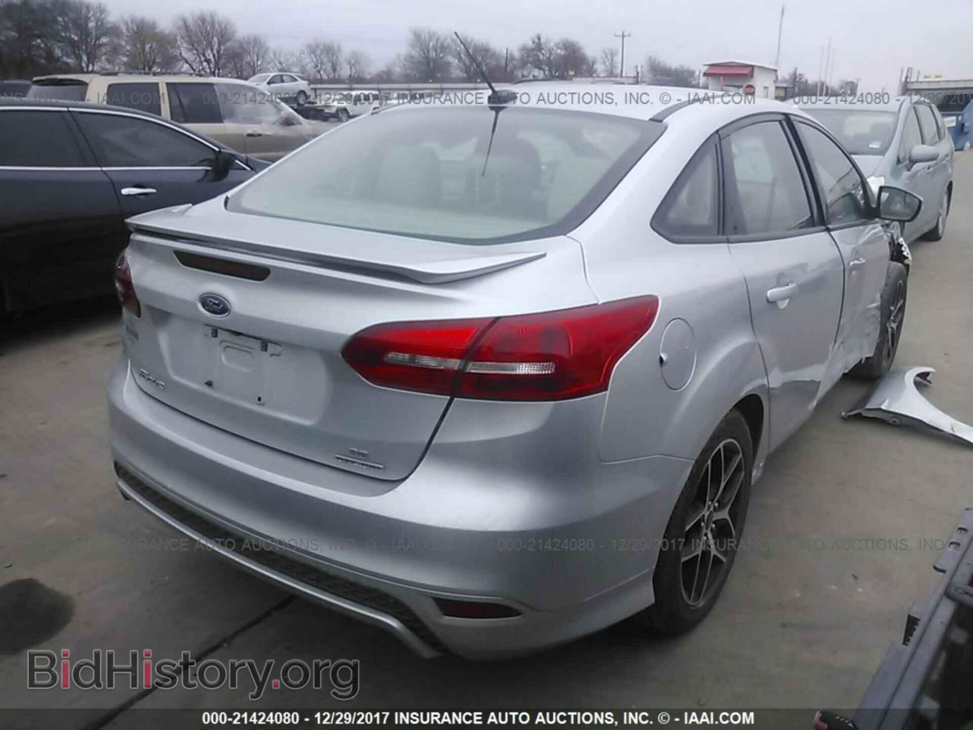 2016 Ford Focus - VIN: 1FADP3F27GL360338 - Фото 4