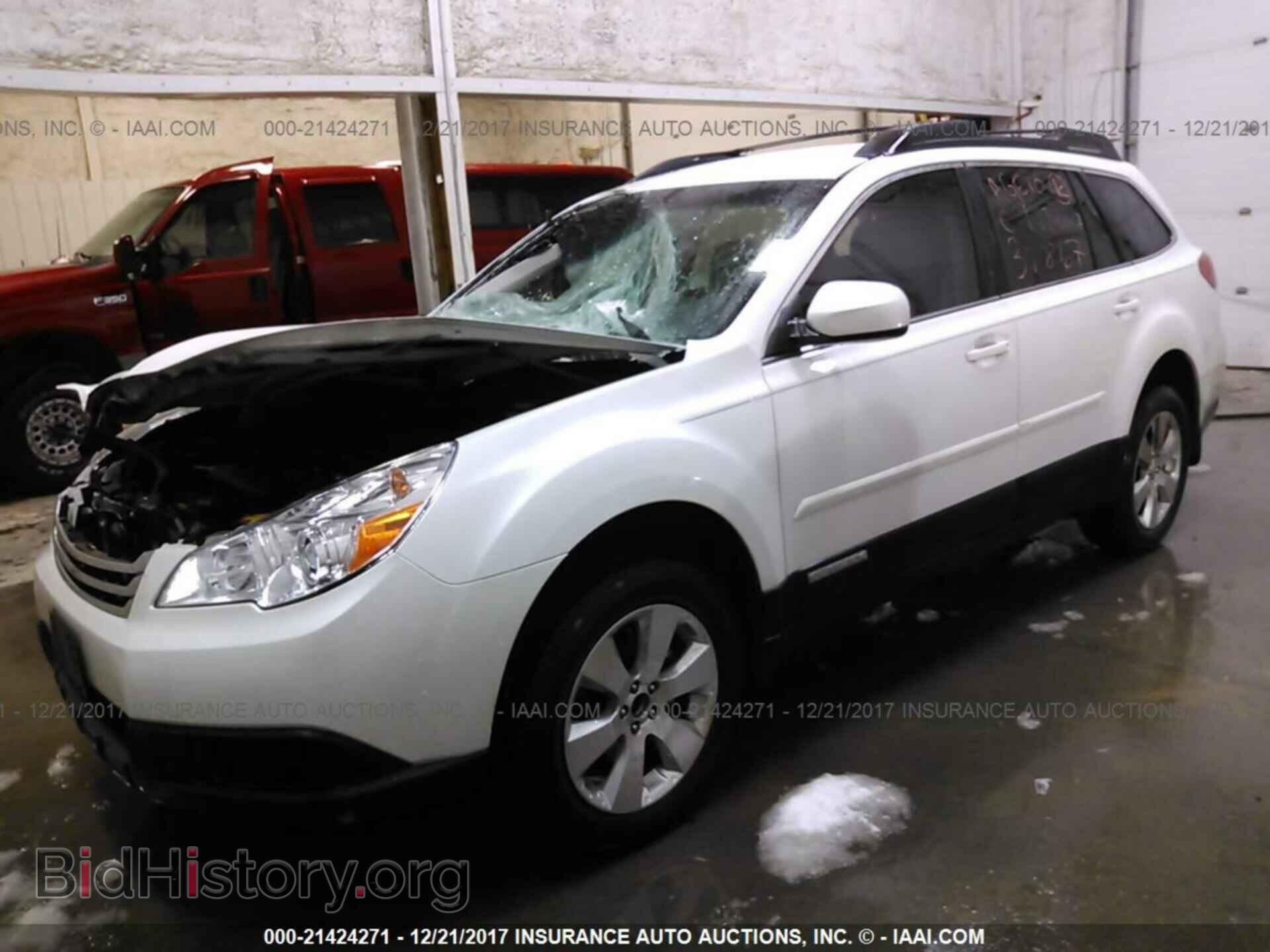 2012 Subaru Outback - VIN: 4S4BRBAC8C3207883 - Photo 2