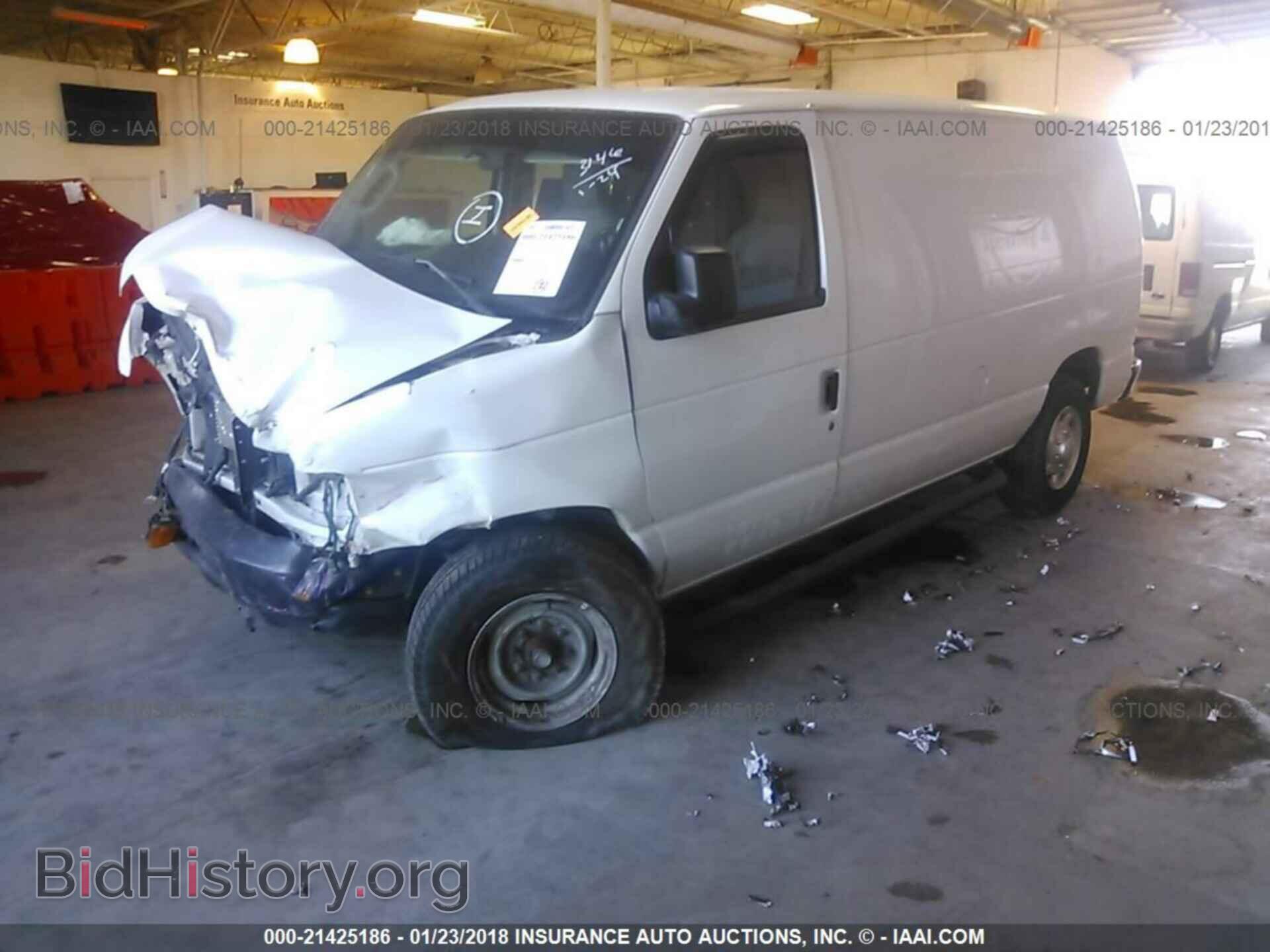 2013 Ford Econoline - VIN: 1FTNE2EL8DDB37210 - Фото 2