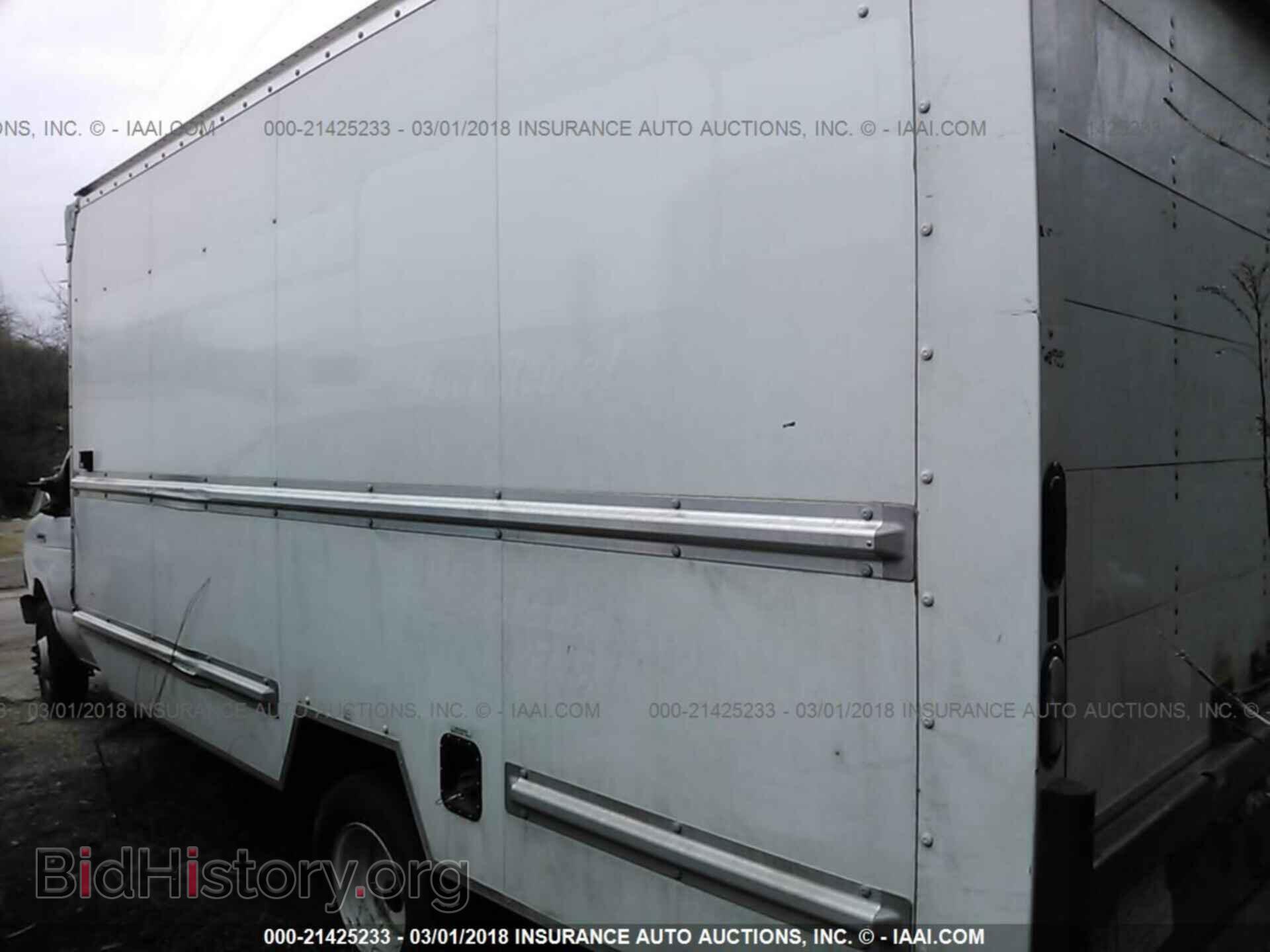 2015 Ford Econoline - VIN: 1FDWE3FS2FDA21290 - Фото 3