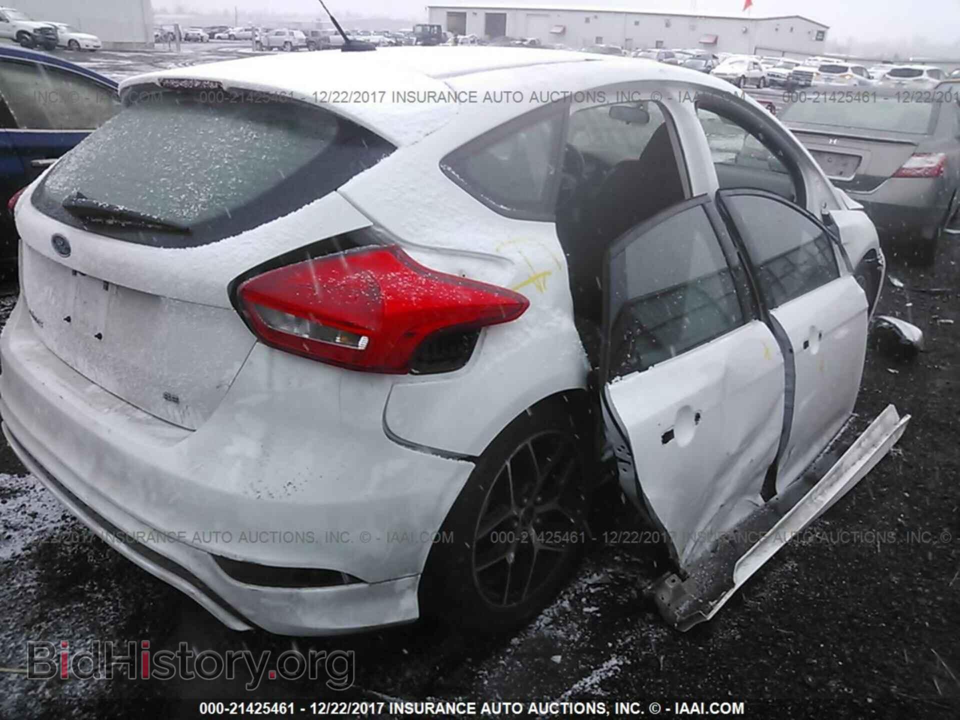 2015 Ford Focus - VIN: 1FADP3K27FL315310 - Photo 4