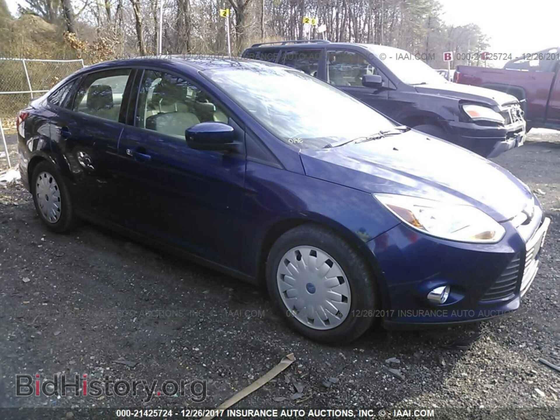 Photo 1FAHP3F24CL137945 - Ford Focus 2012