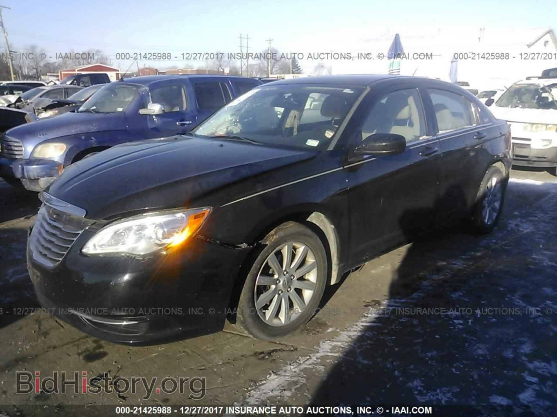 2013 Chrysler 200 - VIN: 1C3CCBBB2DN575194 - Photo 2