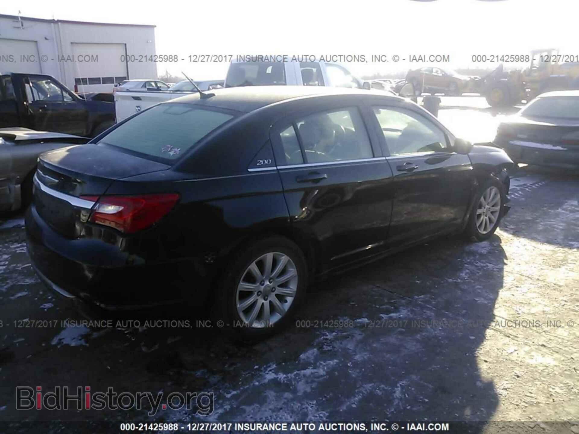 2013 Chrysler 200 - VIN: 1C3CCBBB2DN575194 - Photo 4