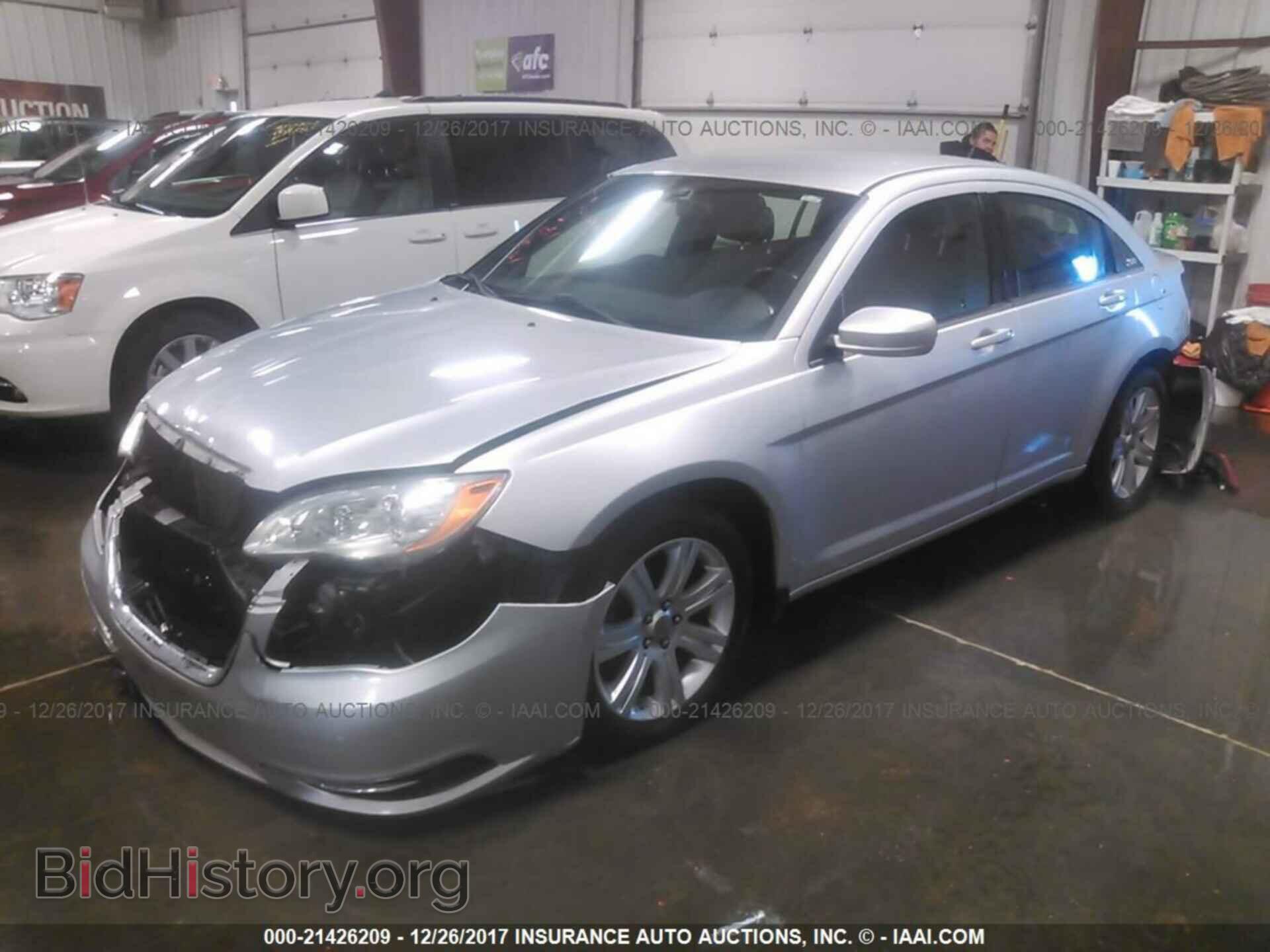 2012 Chrysler 200 - VIN: 1C3CCBBB1CN144358 - Photo 2