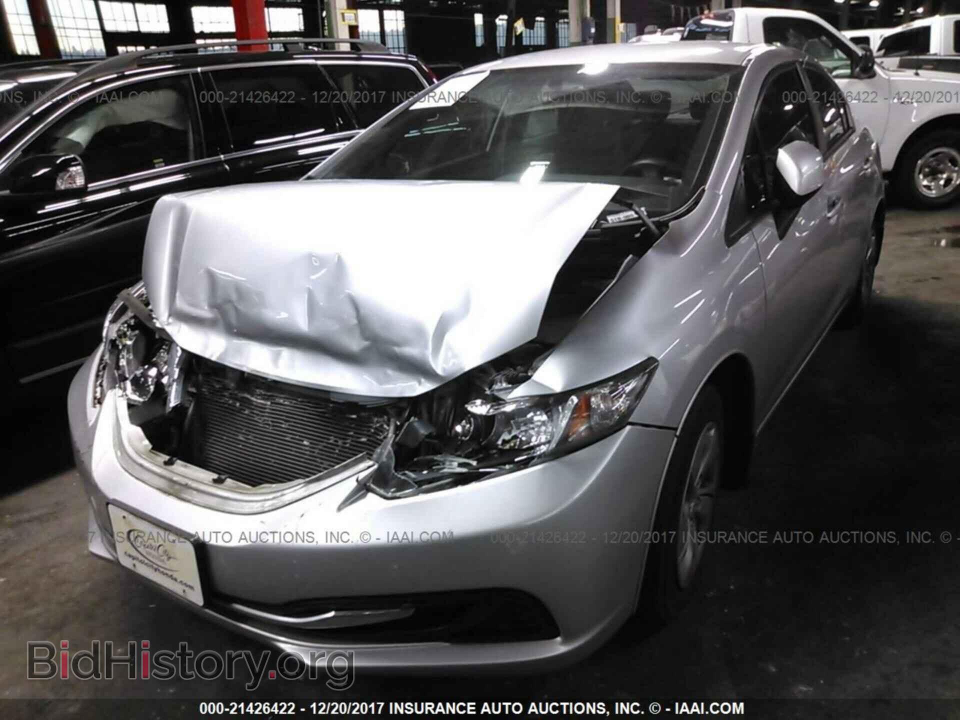 2013 Honda Civic - VIN: 19XFB2F57DE245538 - Фото 2