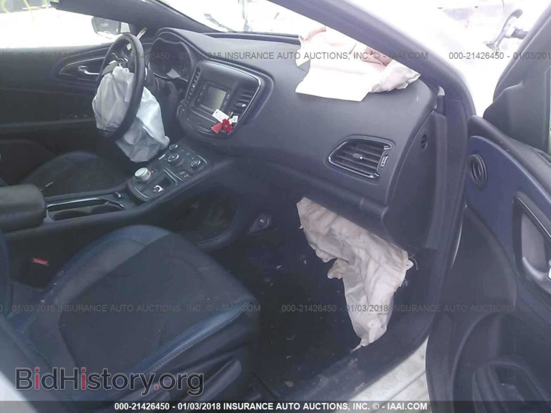 2016 Chrysler 200 - VIN: 1C3CCCBBXGN146282 - Photo 5